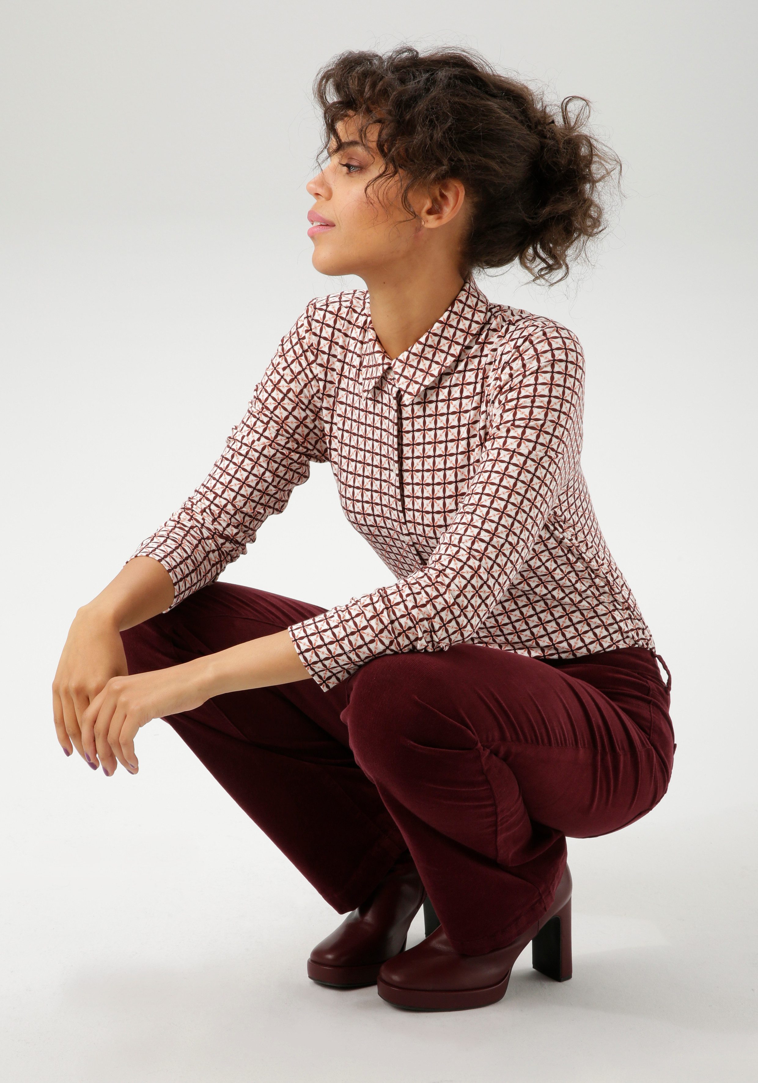 Aniston CASUAL Overhemdblouse met kleurharmonisch retro-patroon - nieuwe collectie