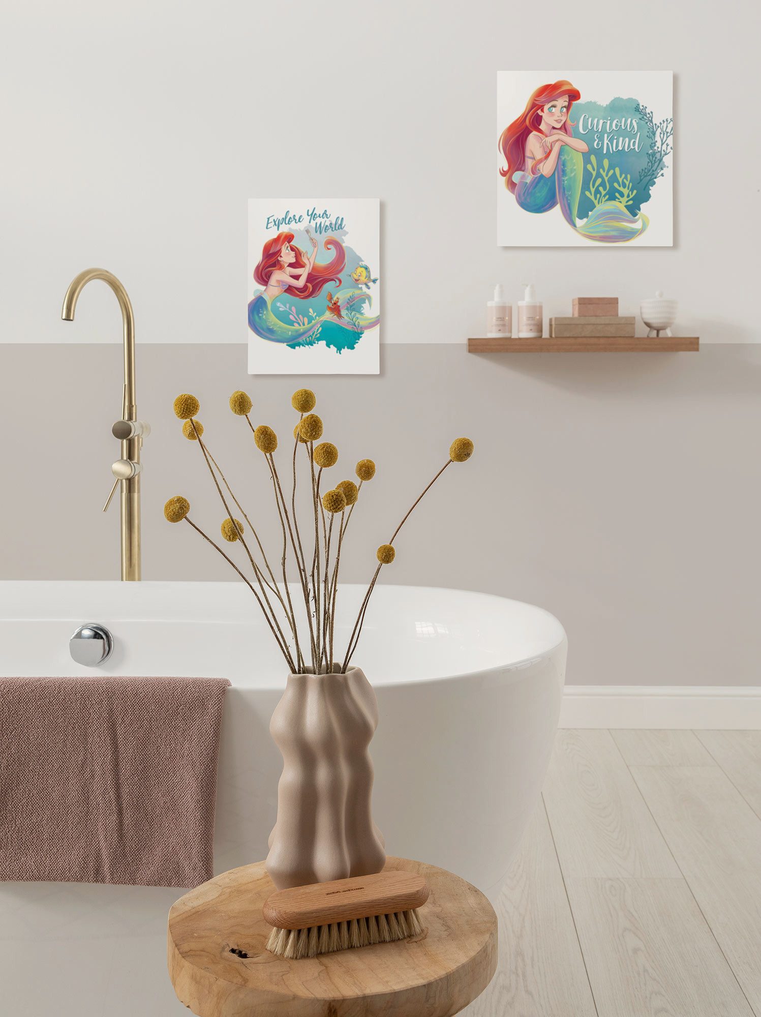 Komar Artprint op linnen Disney Ariel Curious & Kind 40 x 50 cm (breedte x hoogte) - kinderkamer, decoratie (1 stuk)