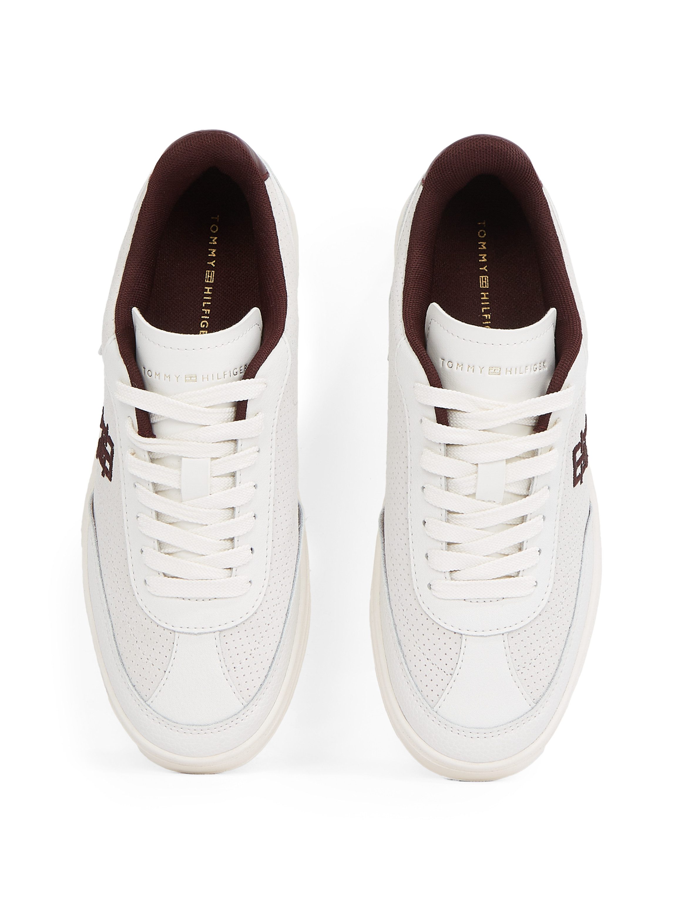 Tommy Hilfiger Plateausneakers TH HERITAGE SNEAKER PERF vrijetijdsschoen, lage schoen, veterschoen met th-logo-borduring