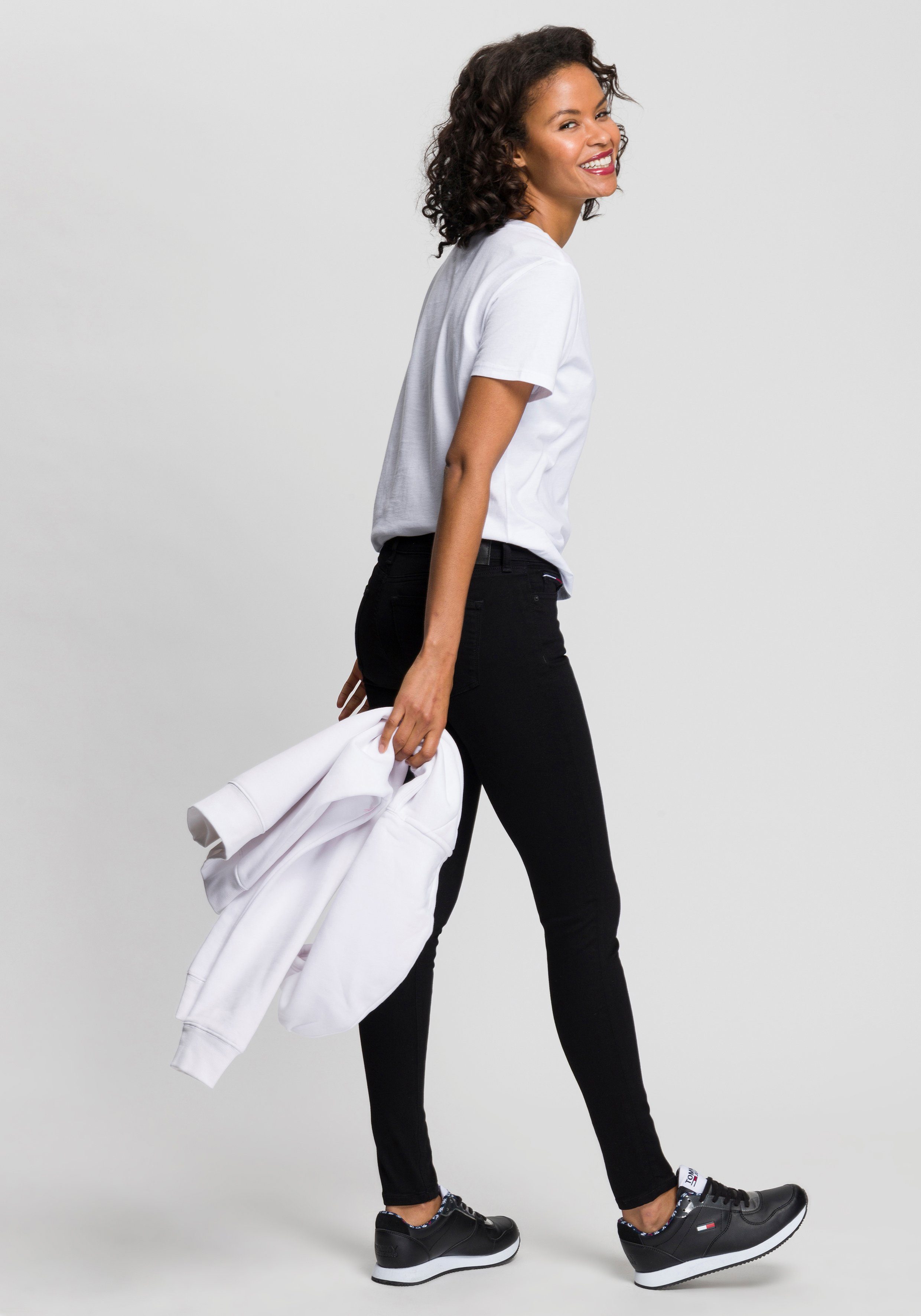 TOMMY JEANS Skinny fit jeans Nora Mid Rise Skinny Fit met tommy jeans-logobadge & borduursels
