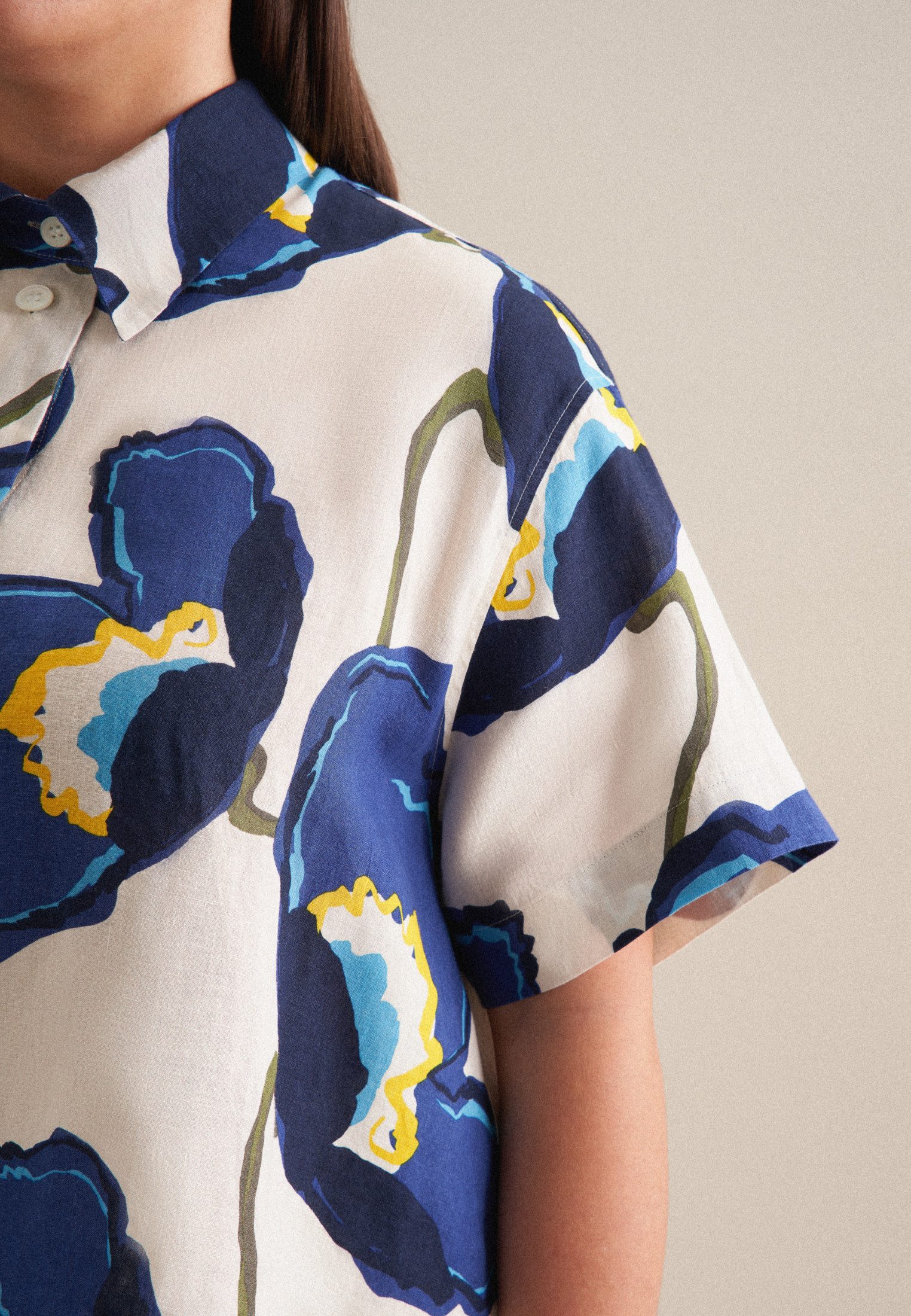seidensticker Overhemdblouse Zwarte roos Korte mouwen kraag in bloemmotief