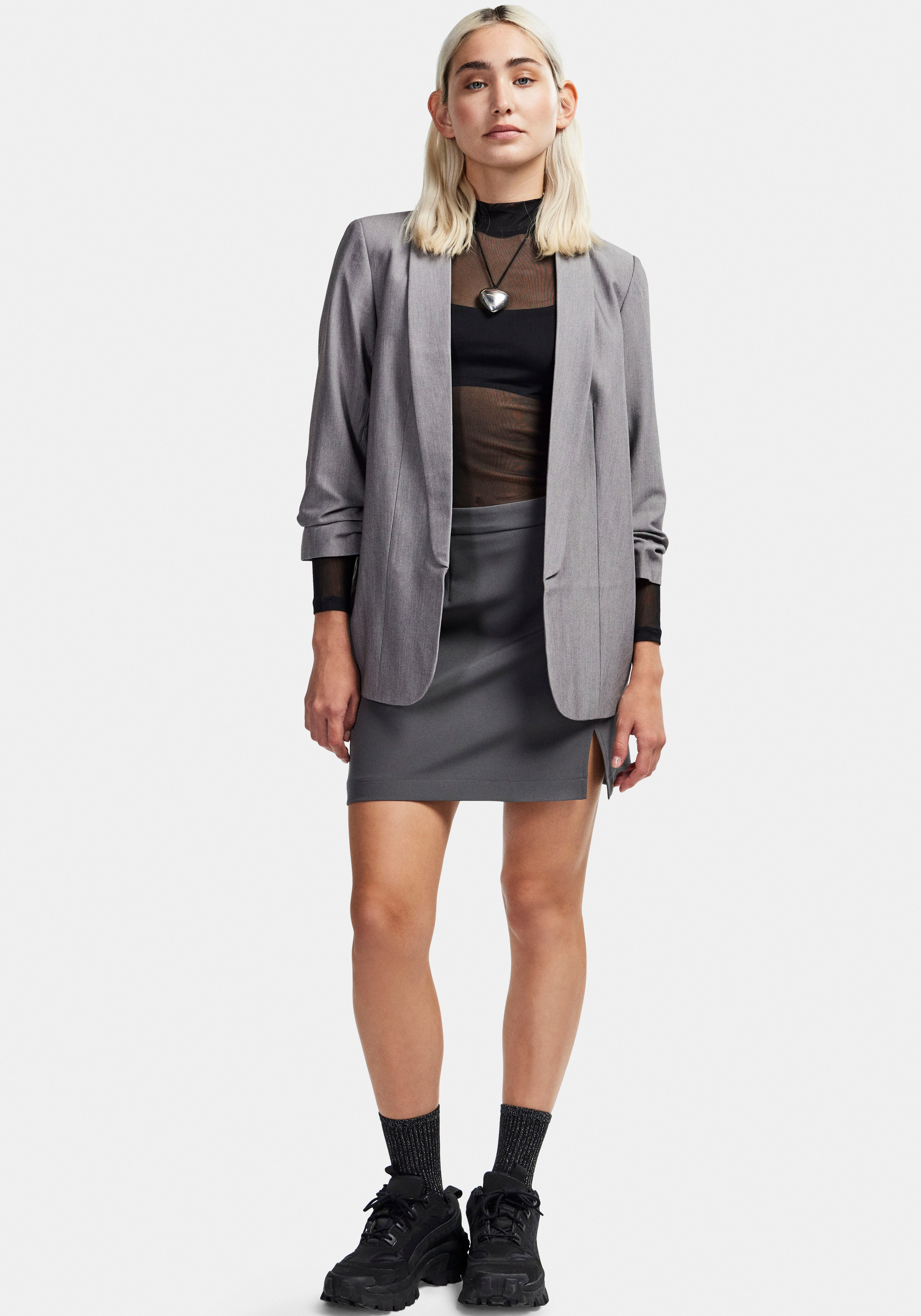 pieces Blouseblazer PCBOSELLA 3 4 BLAZER NOOS met plooidetail op de mouw