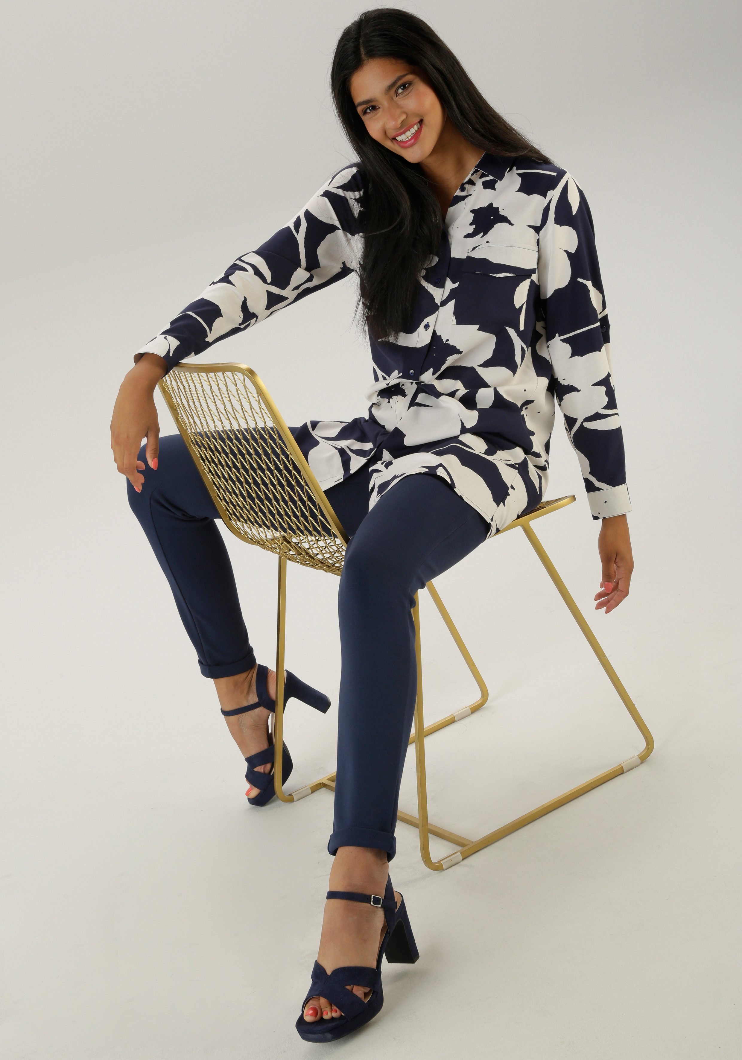 Aniston SELECTED Lange blouse met aantrekkelijke patroon en oprolbare mouwen - nieuwe collectie