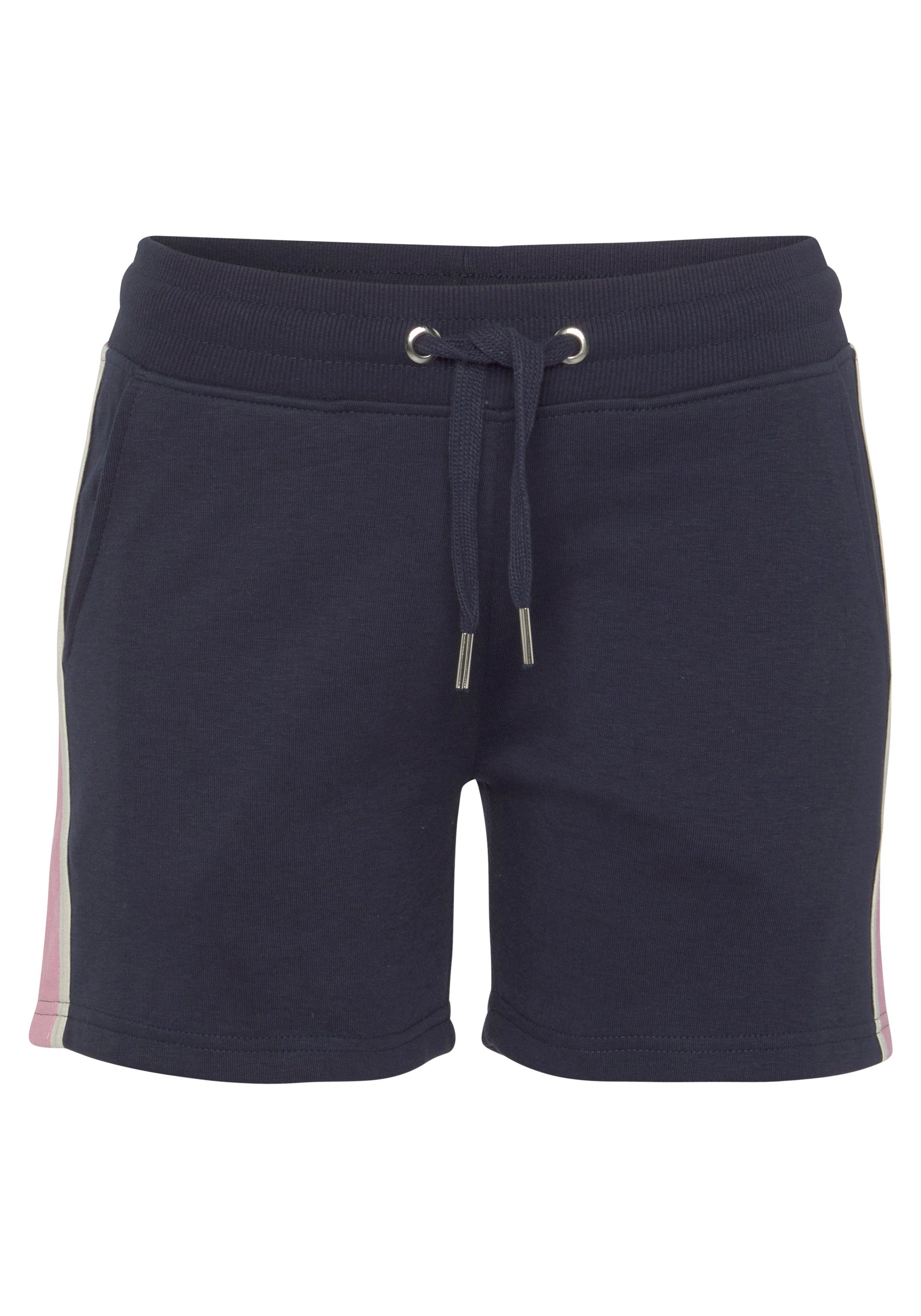 Vivance Sweatshort Korte broek met contrasterende accenten, loungewear (1-delig)