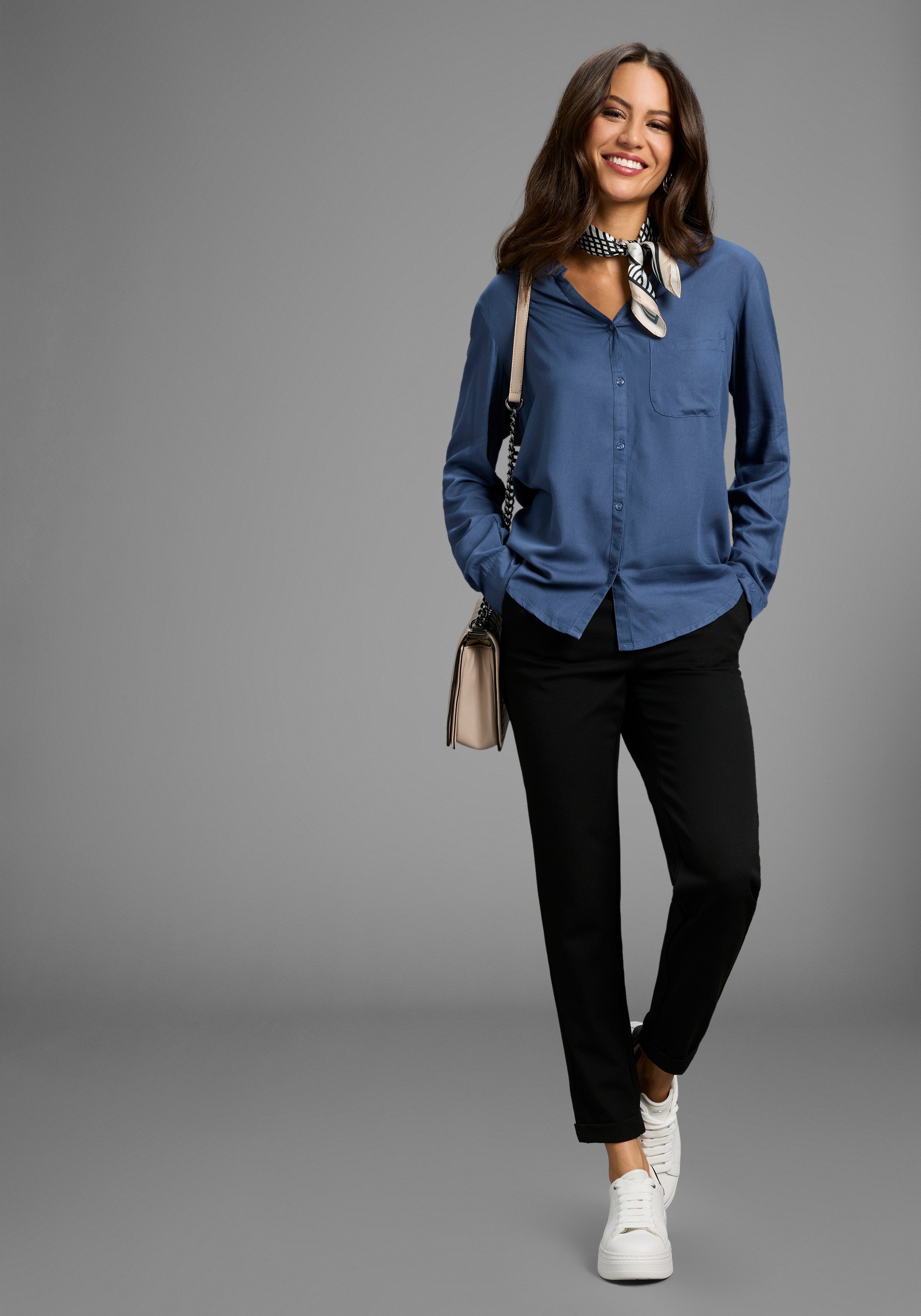AJC Overhemdblouse met kleine staande kraag en borstzak