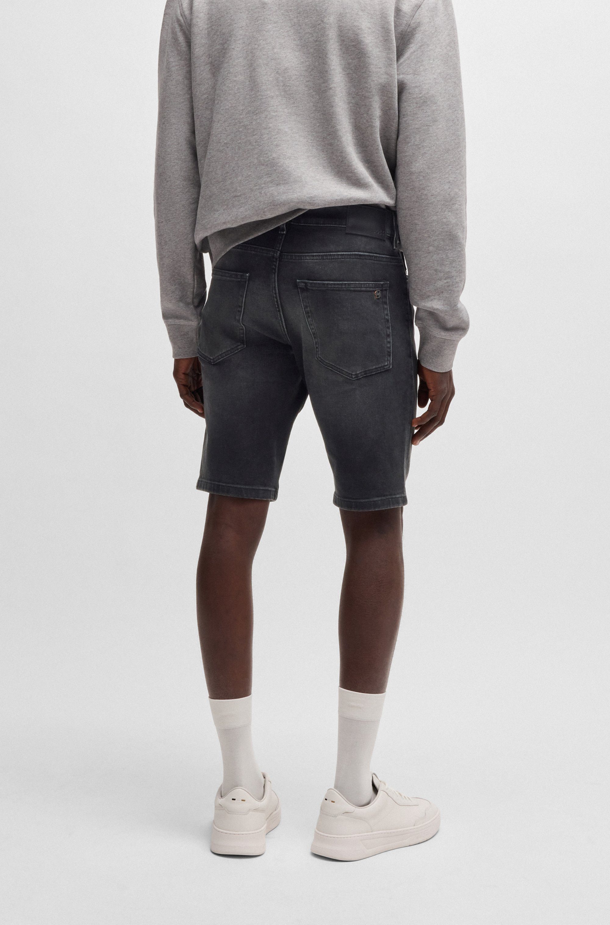 Boss Orange Short Delaware met muntzakje en lederbadge