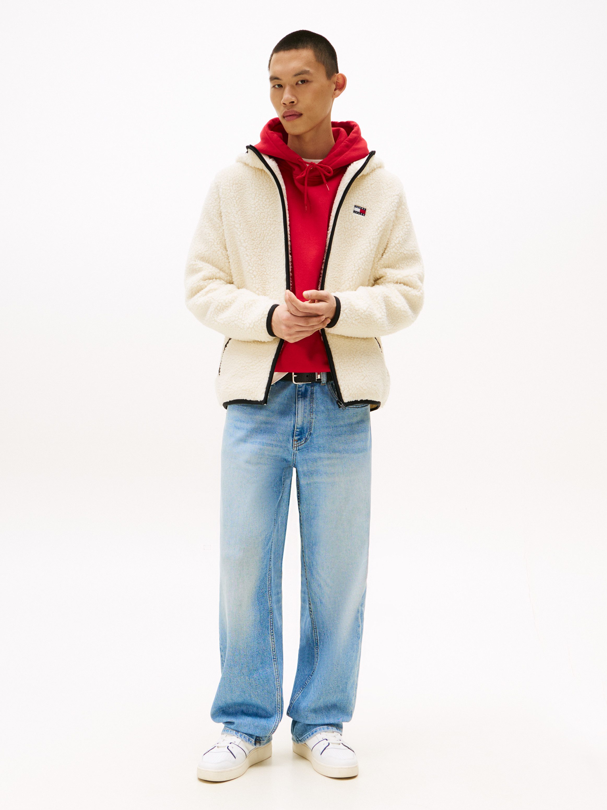 TOMMY JEANS Pluchen jack TJM REG BADGE TEDDY ZIP TRU EXT met logopatch, licht afgezakte schouders
