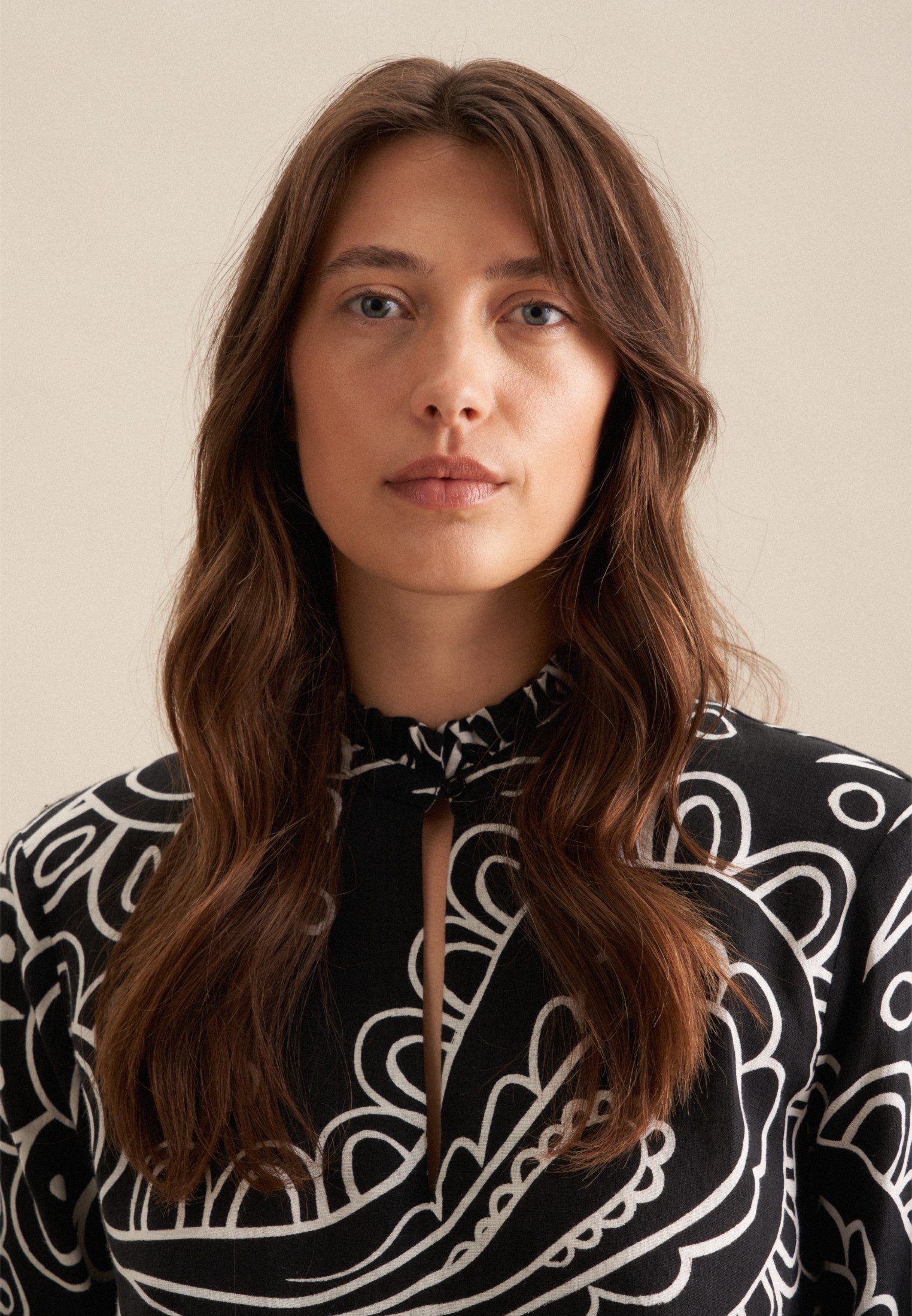 seidensticker Klassieke blouse Zwarte roos Lange mouwen ronde hals paisley