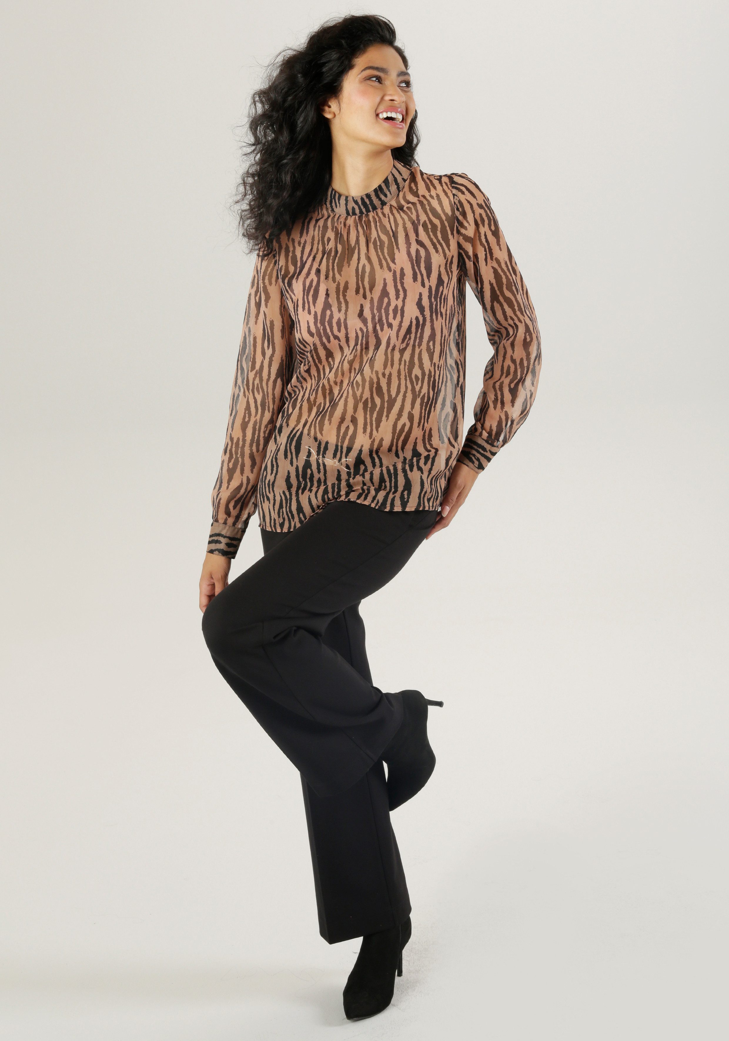 Aniston SELECTED Chiffon blouse transparant
