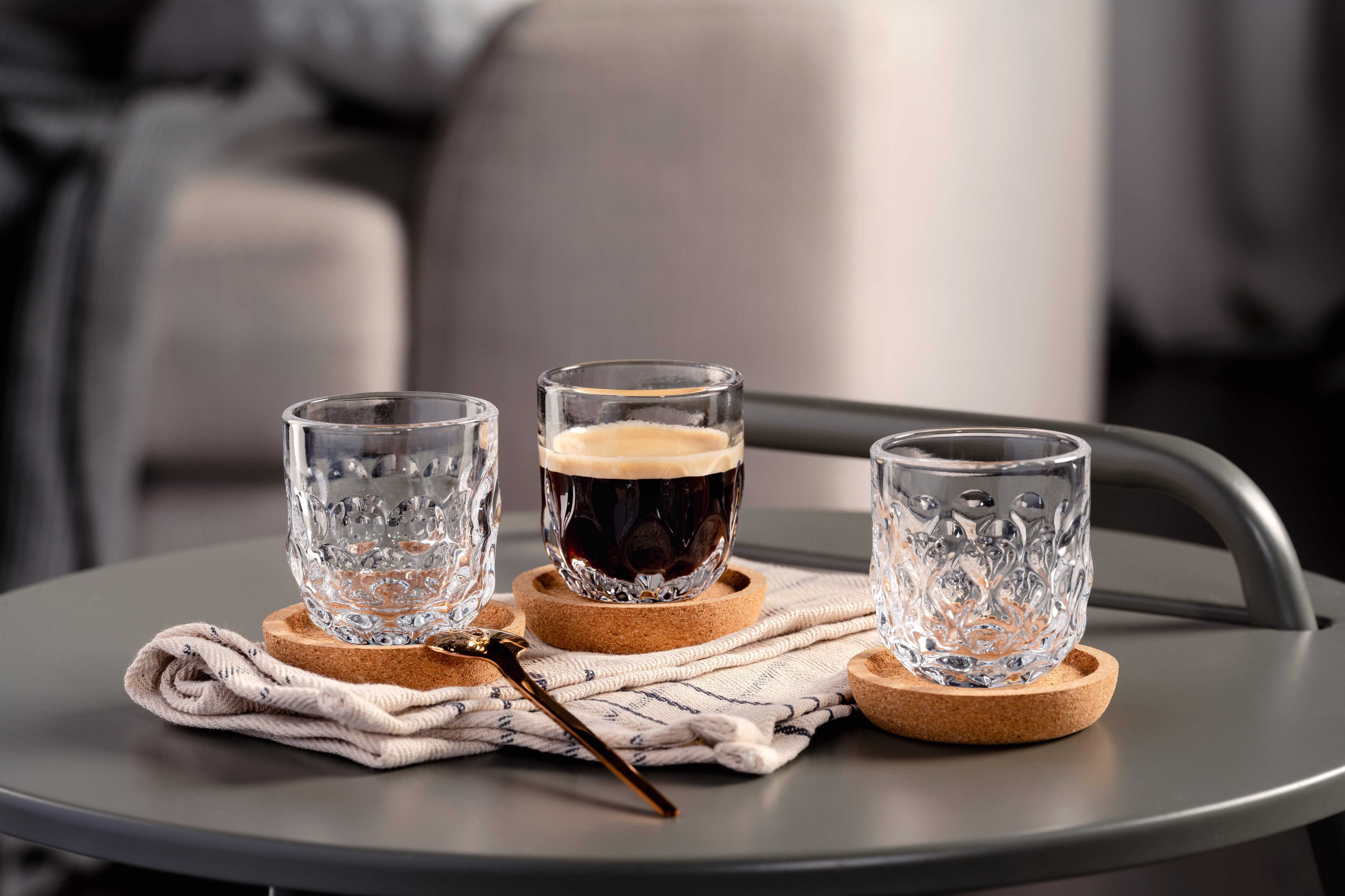 LEONARDO Glazenset Espresso set GOCCE, 90 ml, 6-delig 3 glazen met verschillend druppelreliëf, incl. kurken onderzetters (set)
