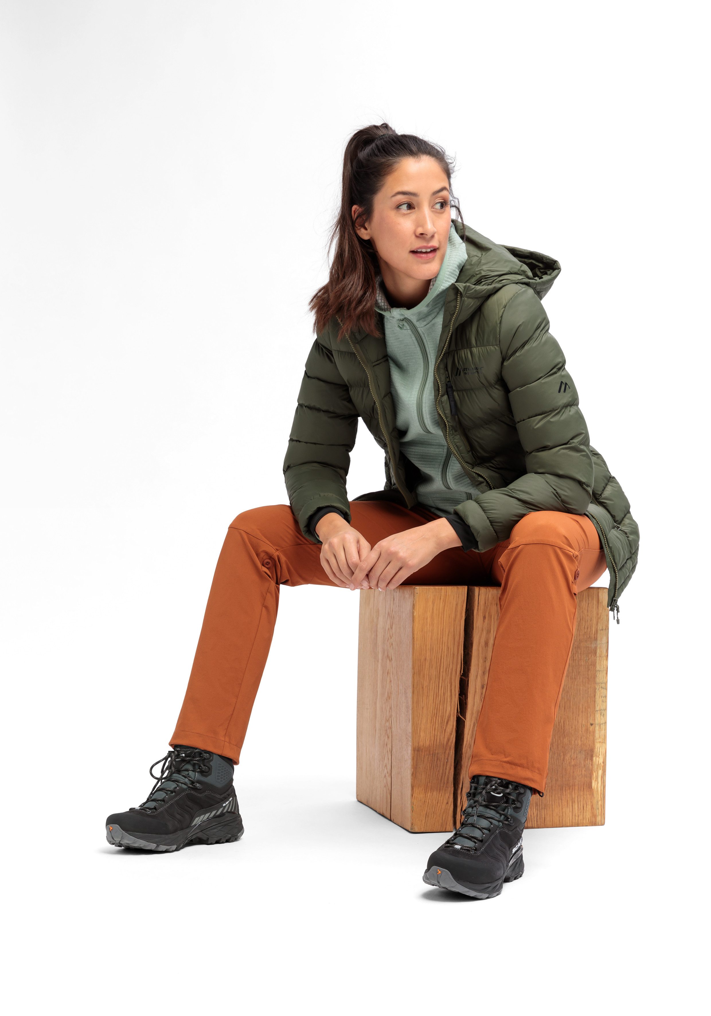 Maier Sports Functionele jas Lomnica Coat W Dames mantel, licht Primaloft materiaal, 3 ritszakken en capuchon