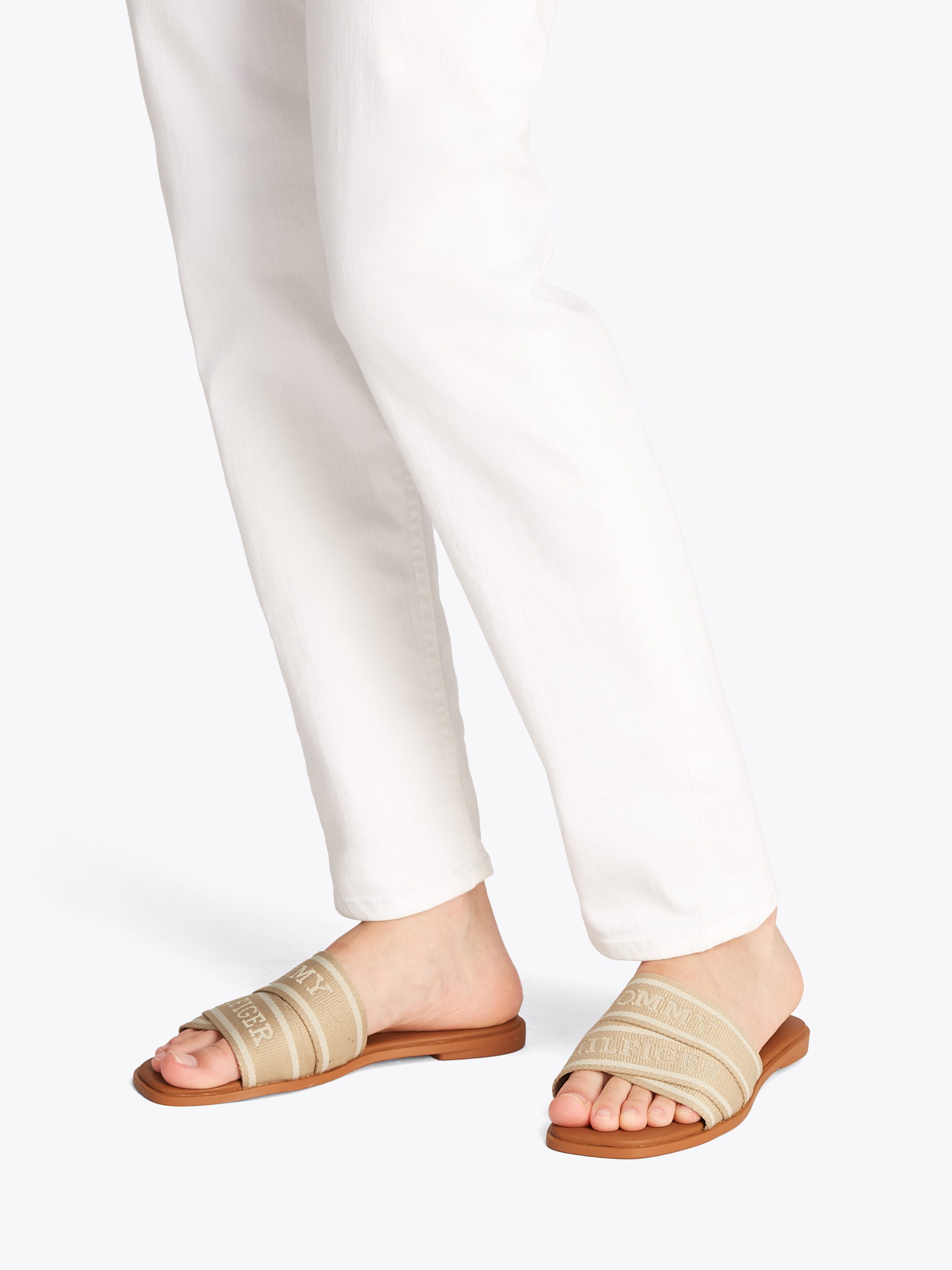 Tommy Hilfiger Slippers TOMMY HILFIGER WEBBING MULE , blockhak, zomerschoen, comfort schoen, flats met logo-opdruk