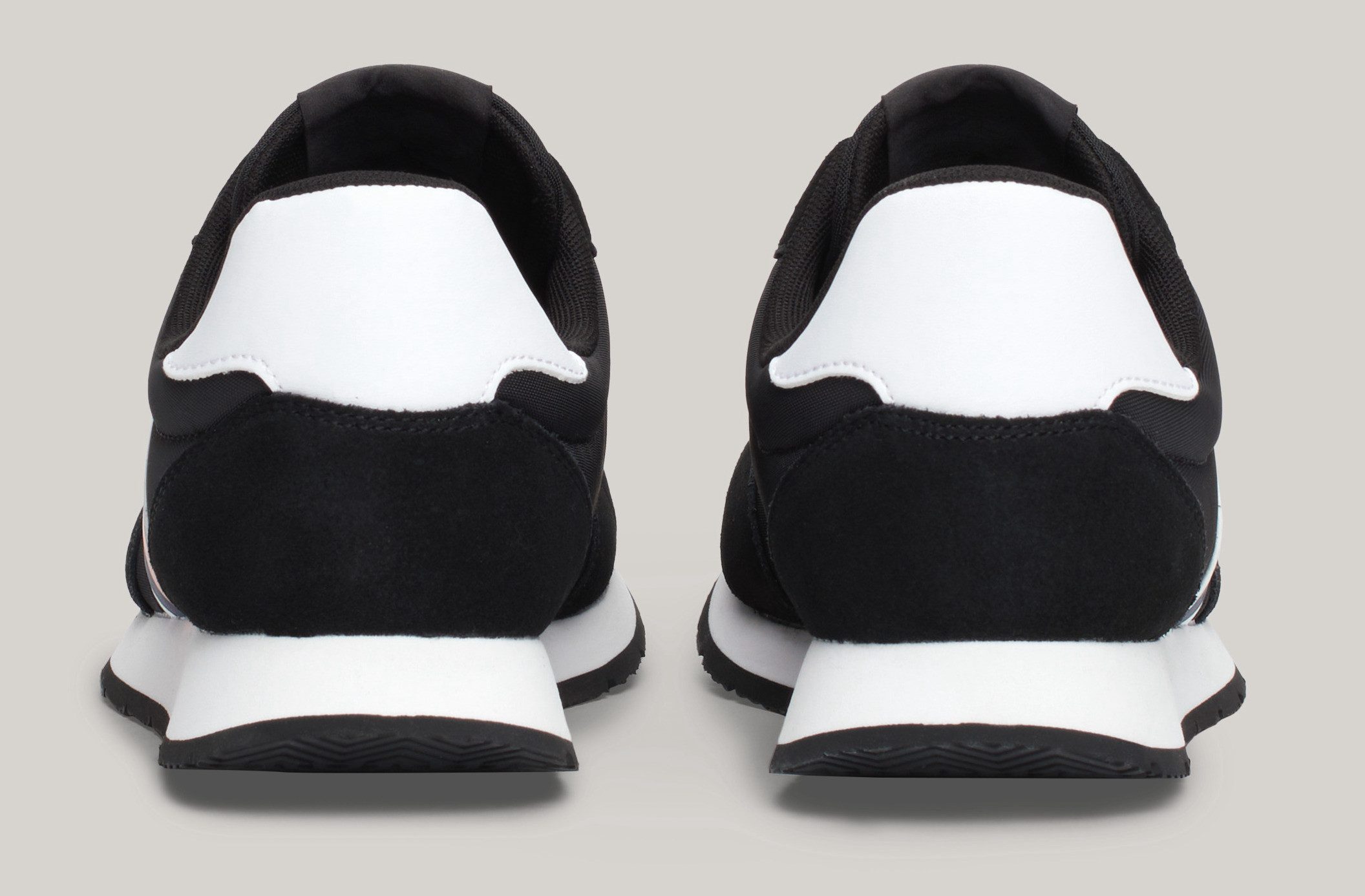 TOMMY JEANS Sneakers TJM RUNNER CASUAL ESS vrijetijdsschoen, lage schoen, veterschoen met zijlogo-vlag