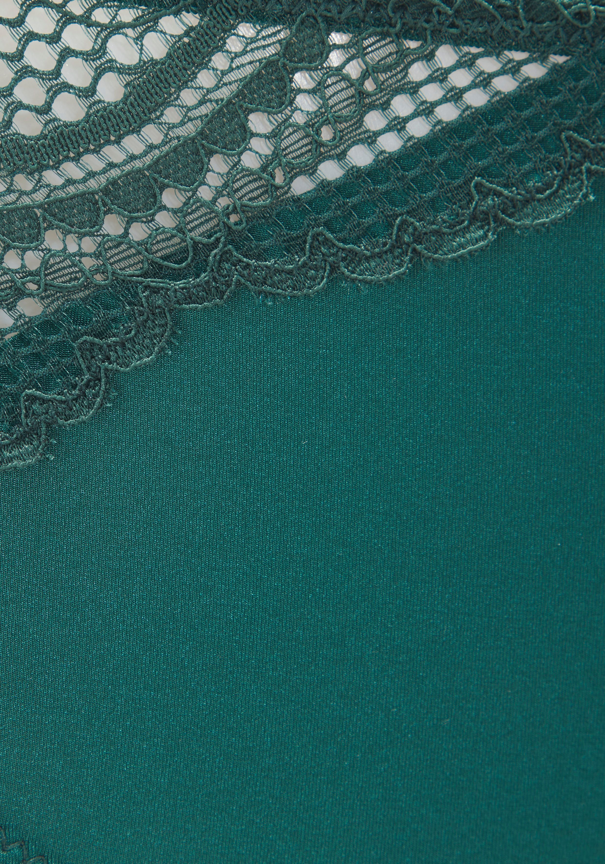 Nuance Tanga Vivianna met fijne kantdetails
