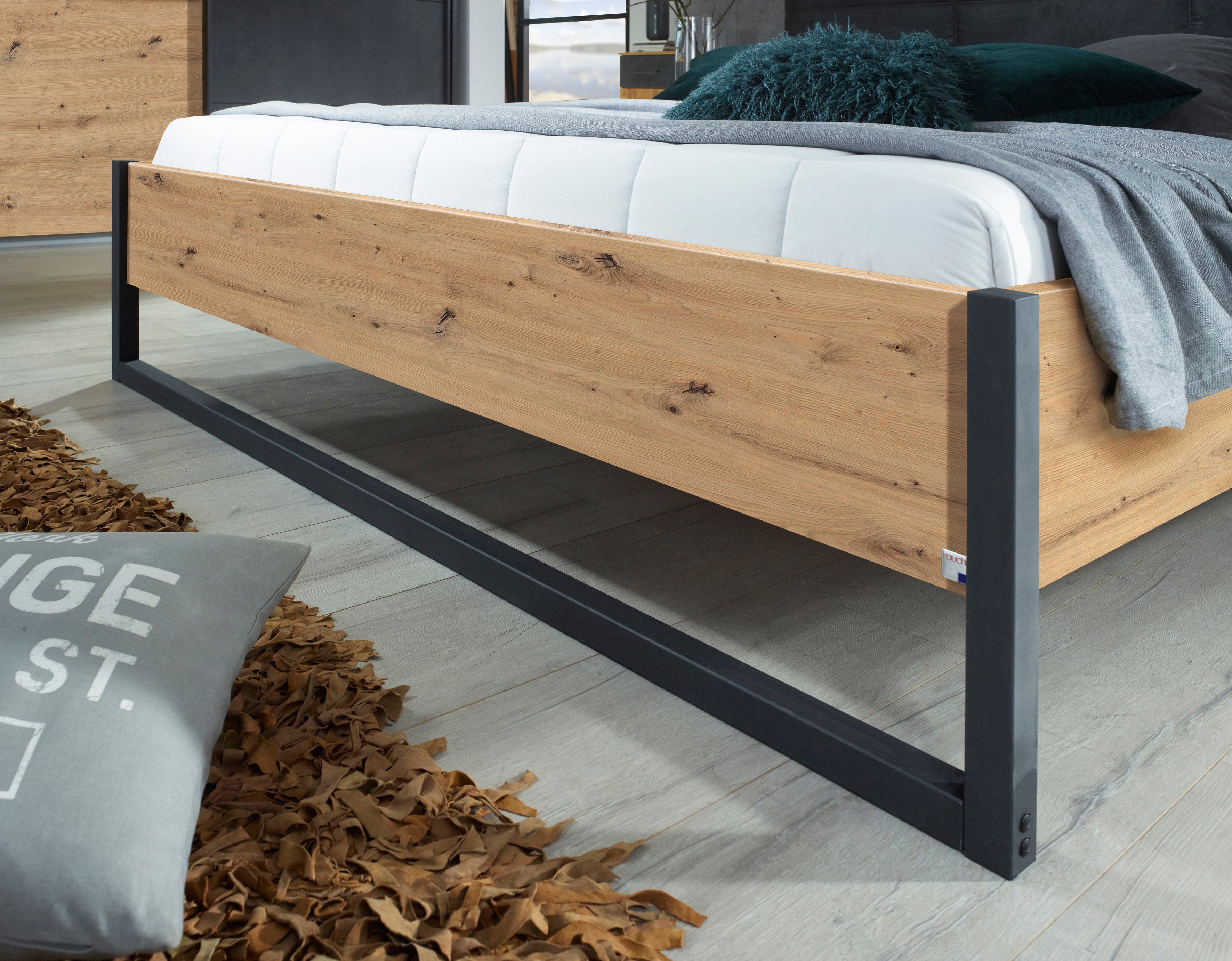 rauch Bed TAMPA in moderne industriële stijl, metalen bedslede