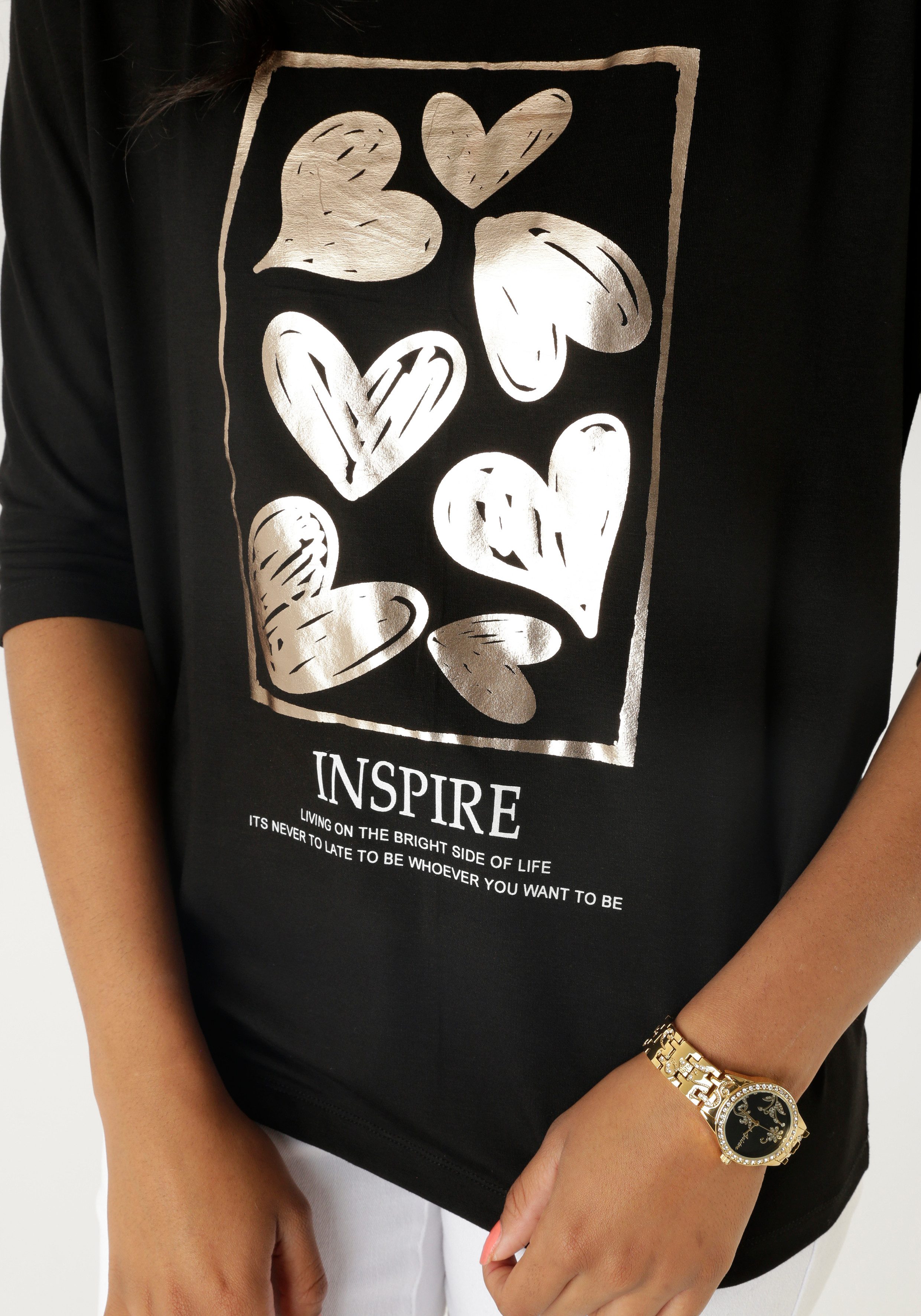 Aniston SELECTED Shirt met 3/4 mouwen met gouden harten en statementtekst - nieuwe collectie