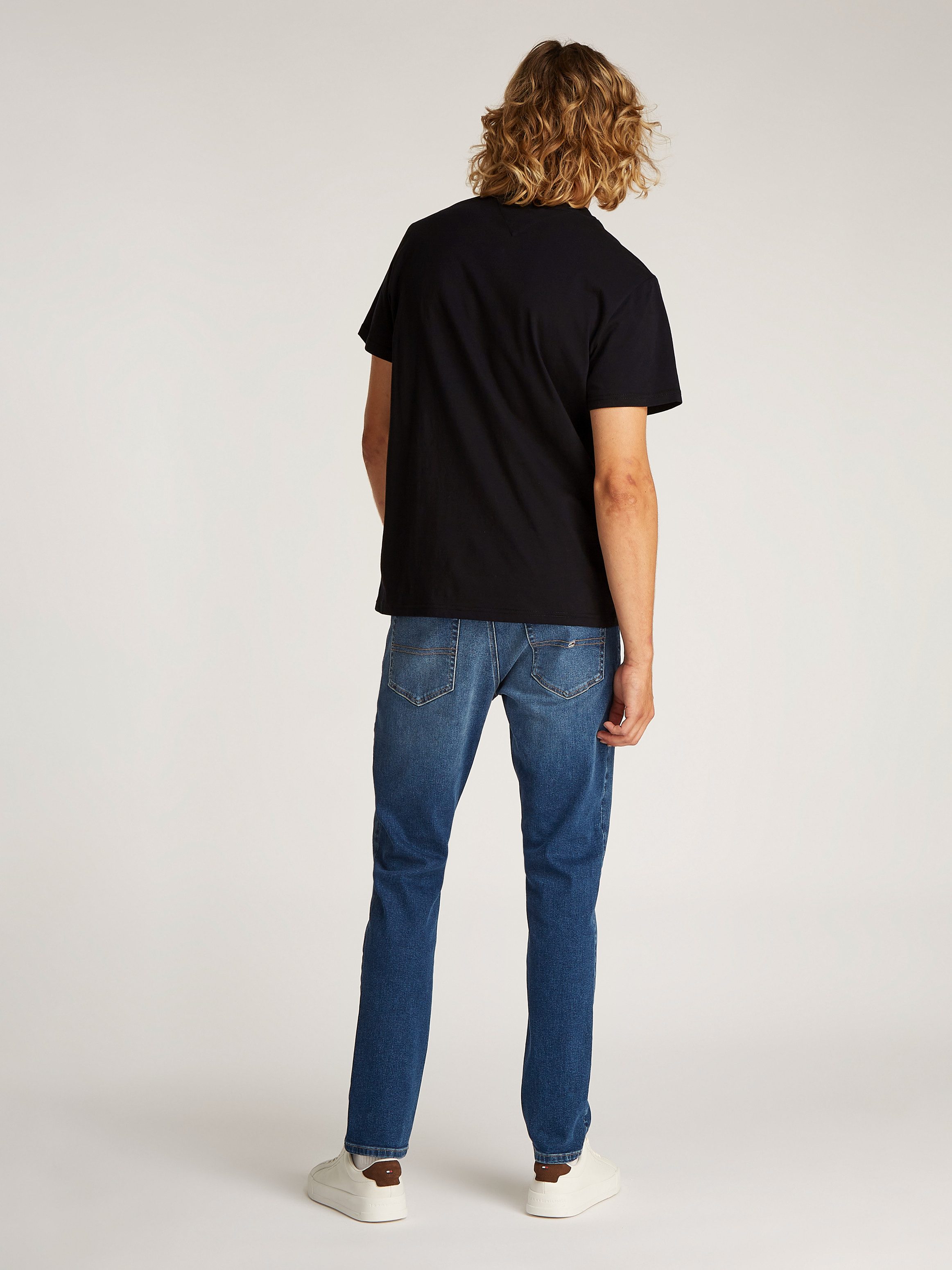 Tommy Jeans Plus Shirt met ronde hals TJM SLIM LINEAR CHEST SS TEE EXT