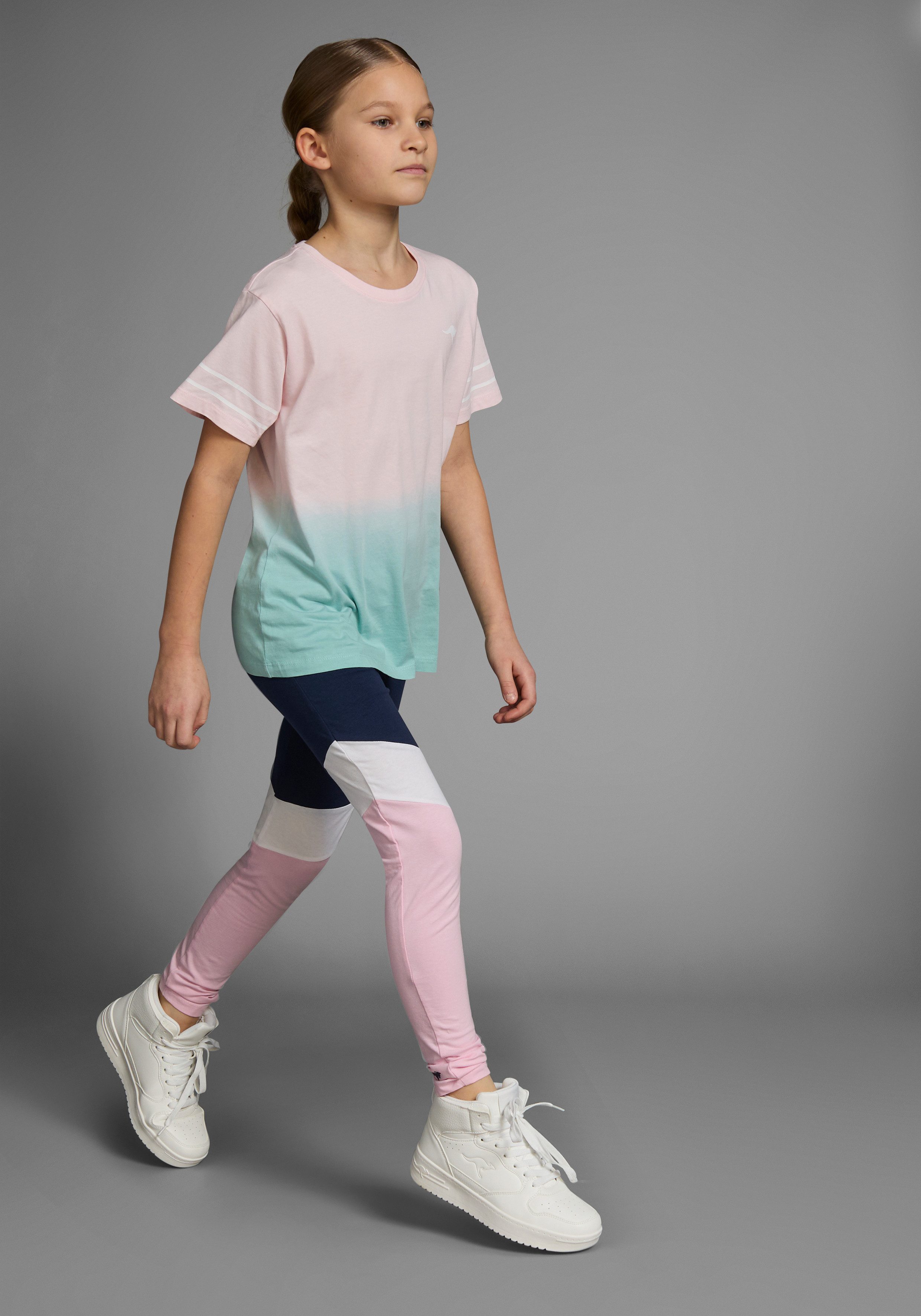 KangaROOS T-shirt Met trendy kleurverloop korte mouwen, comfortabele pasvorm, met logoprint, ronde hals