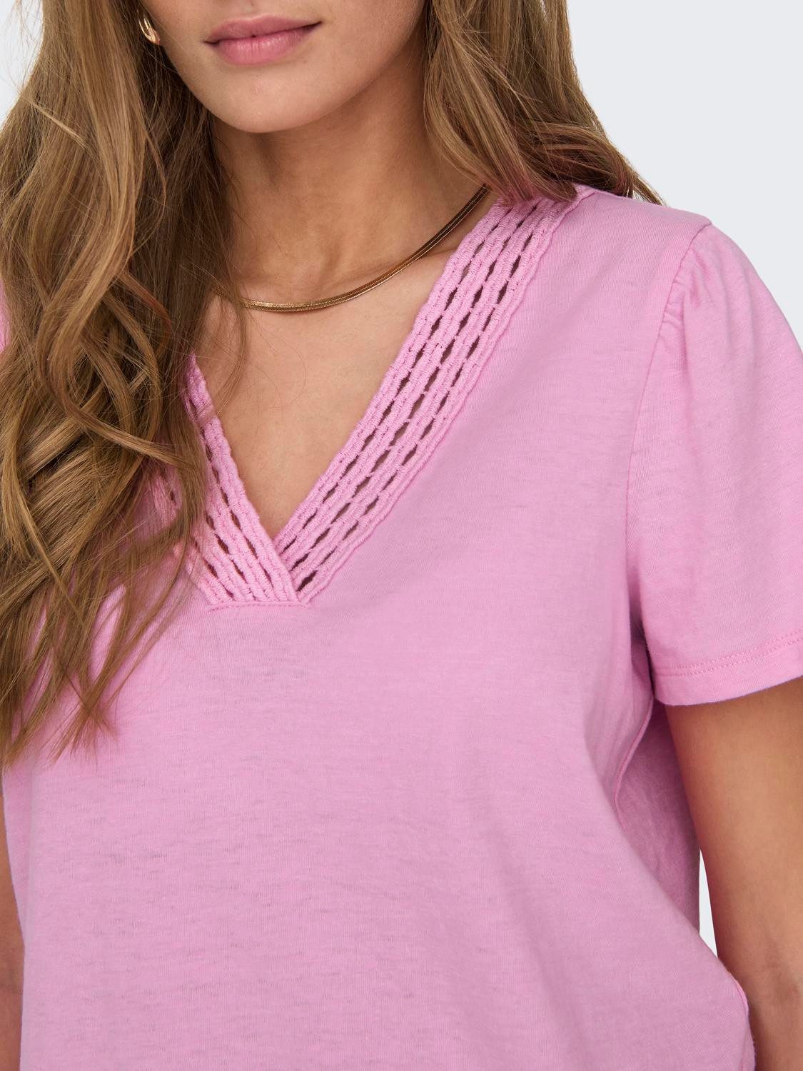 Only Shirt met V-hals ONLBENITA S/S V-NECK TOP JRS