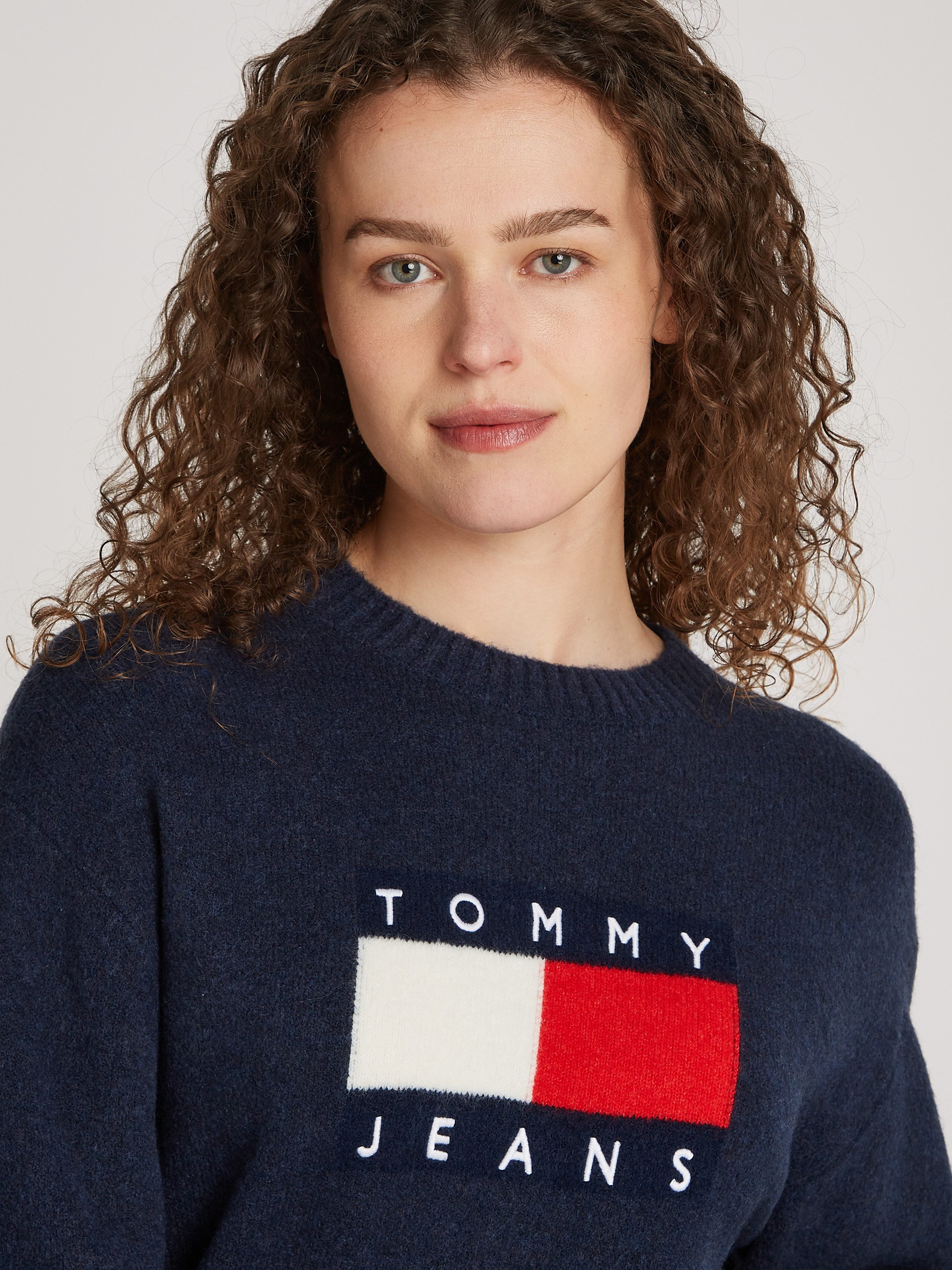 Tommy Jeans Curve Gebreide trui TJW MELANGE FLAG SWEATER EXT