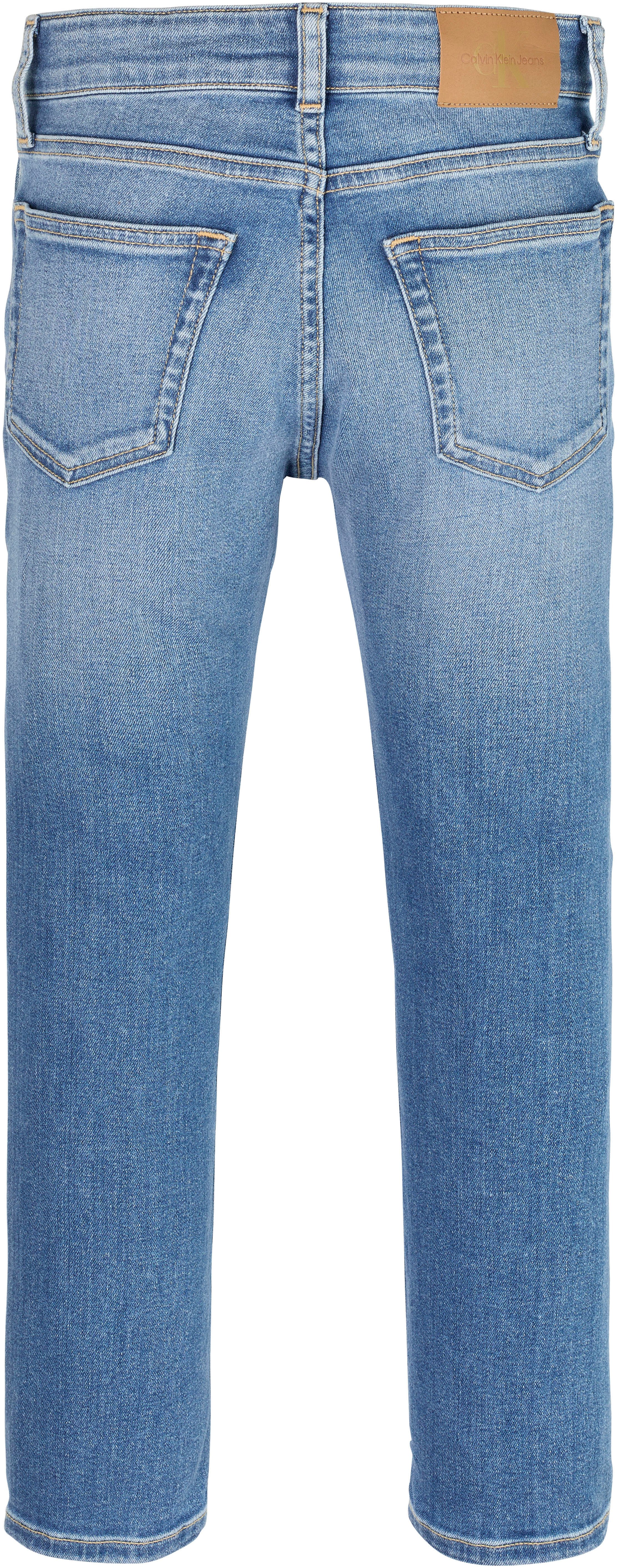Calvin Klein Straight jeans ESS. WASHED BLUE DAD voor kinderen tot 16 jaar met leren patch