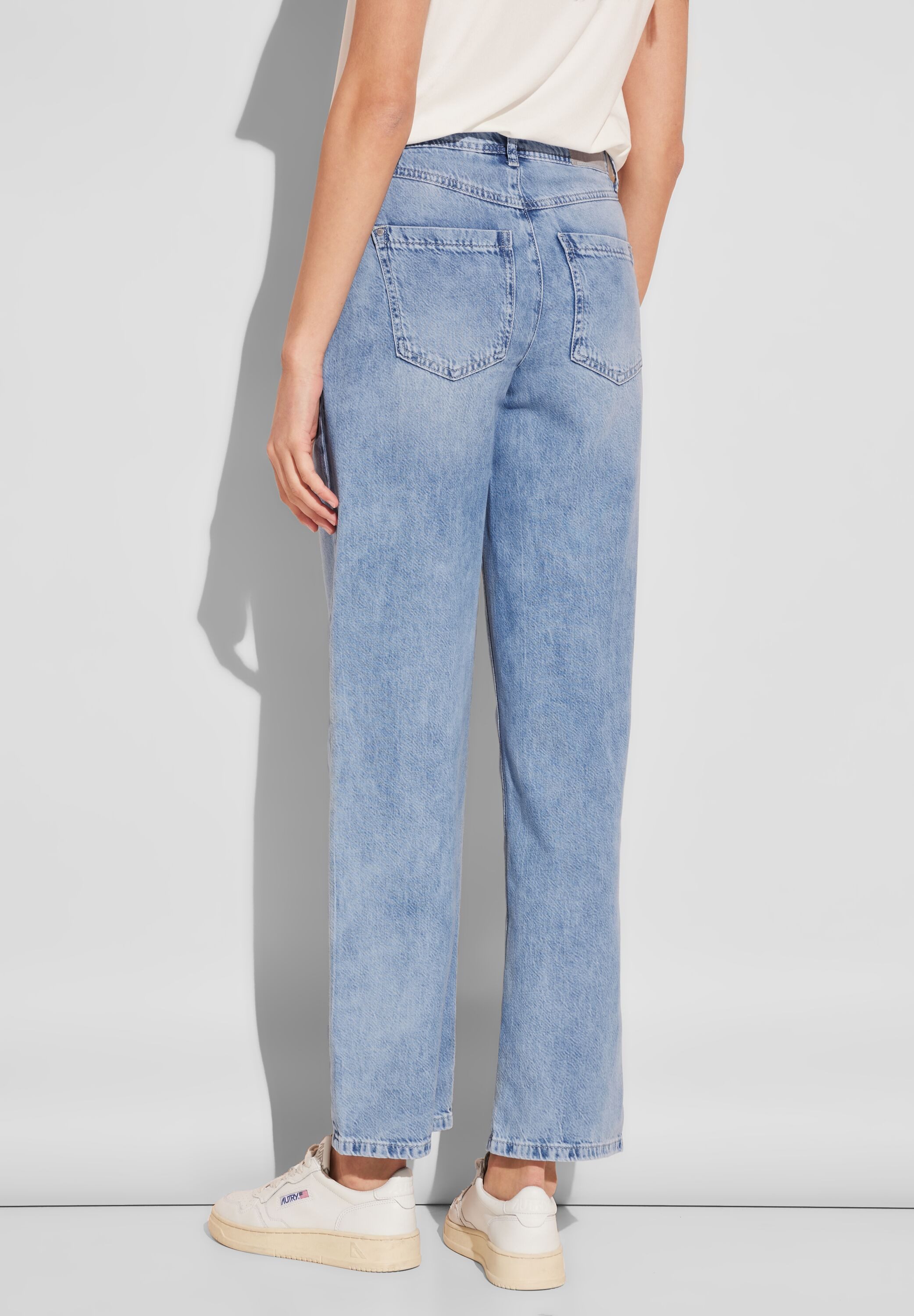 STREET ONE High-waist jeans in lichtblauwe wassing