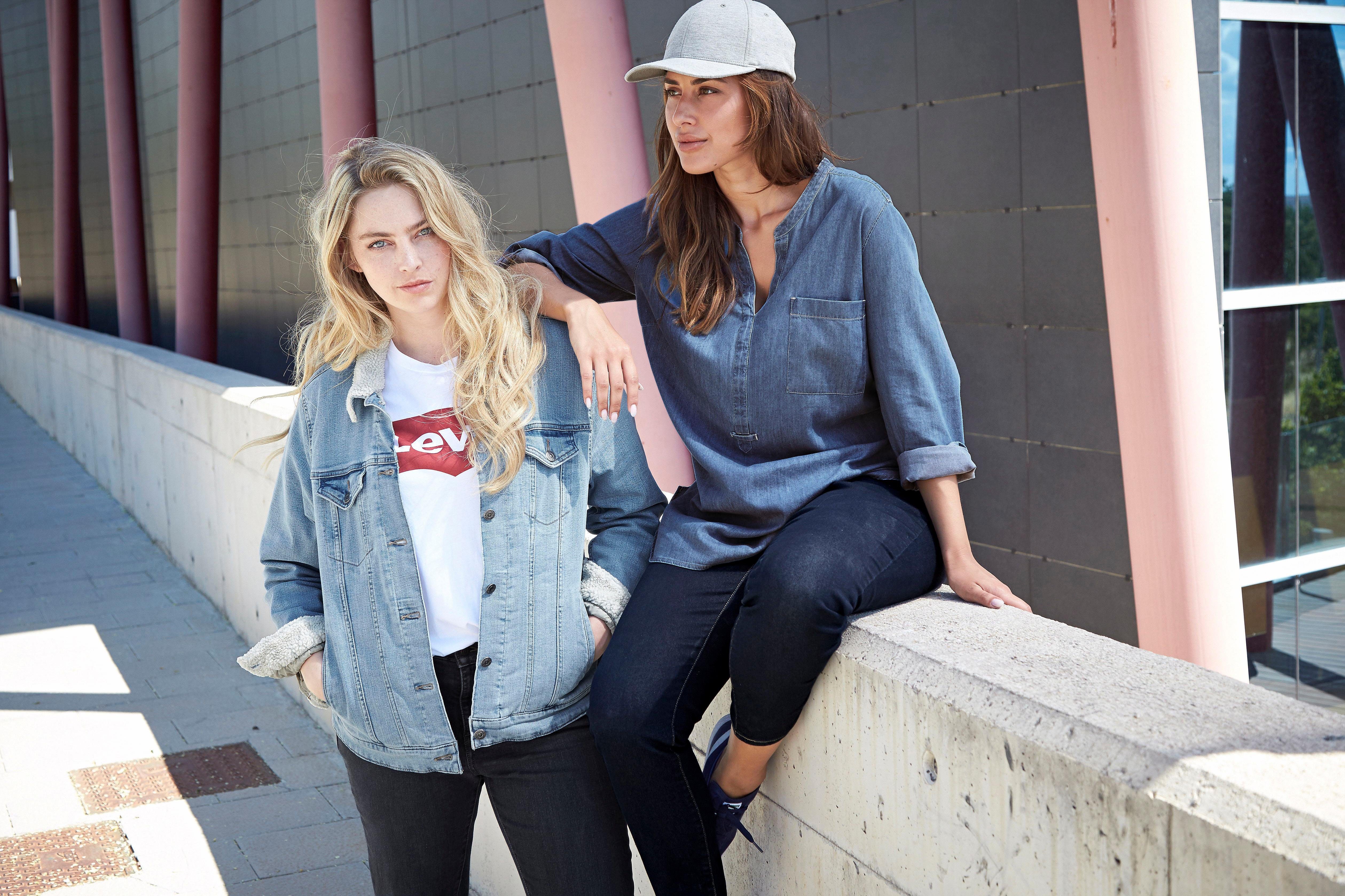 Levi's® Plus T-shirt Perfect Tee met batwing-logo