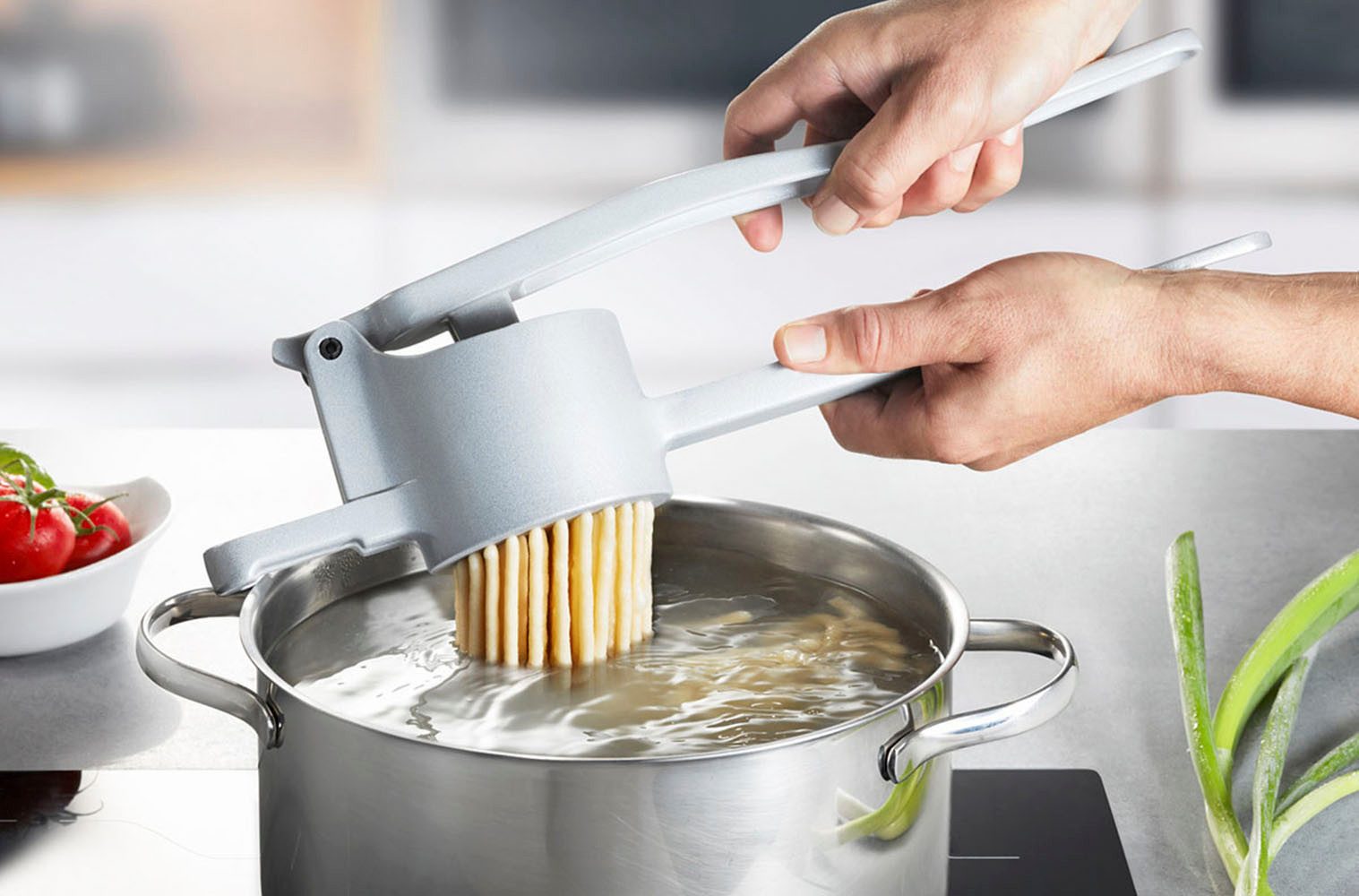GEFU Pureeknijper SPÄTZLEBOUB perfecte spätzle, eenvoudige bediening, veelzijdig (1 stuk)
