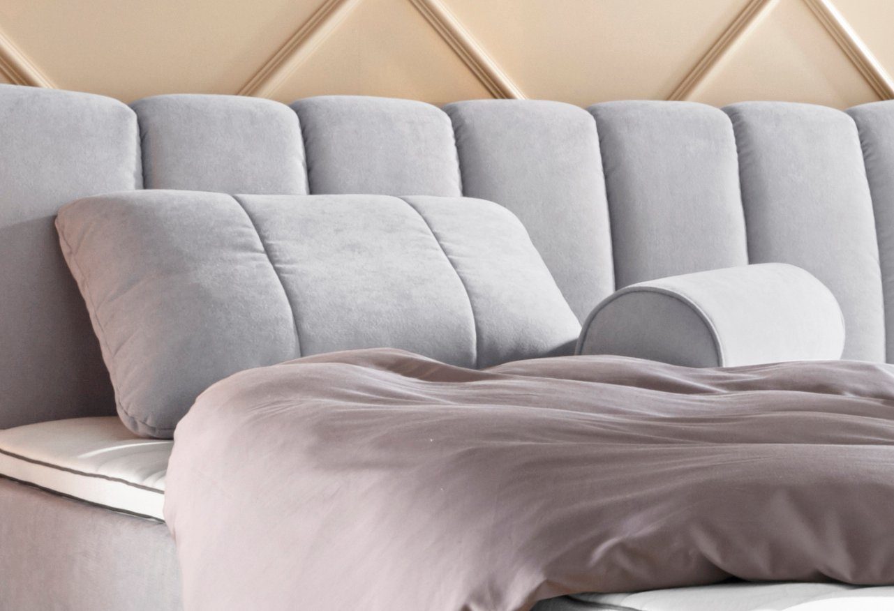 Leonique Sierkussen Océane passend bij het bed oceáne in fluweel en fijne structuurstof(2 stuks)