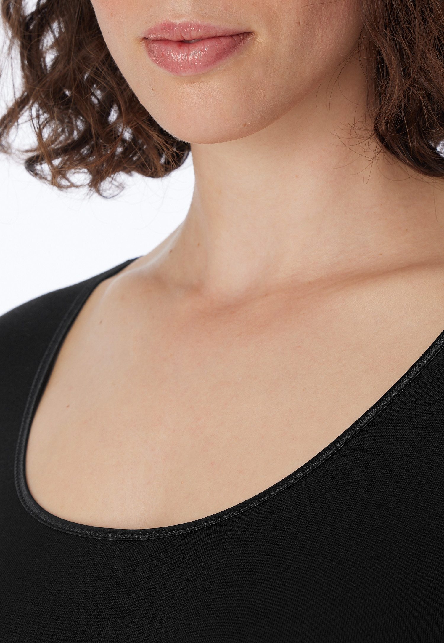 Schiesser T-shirt LUXURY ronde, subtiel glanzende halslijn
