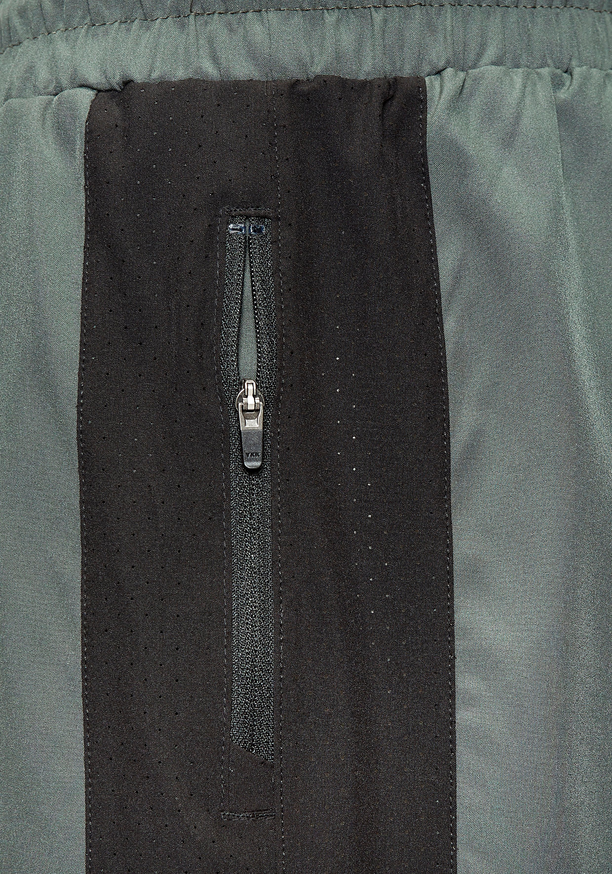 le jogger® Short met zijmesh-inzet en ritszakken