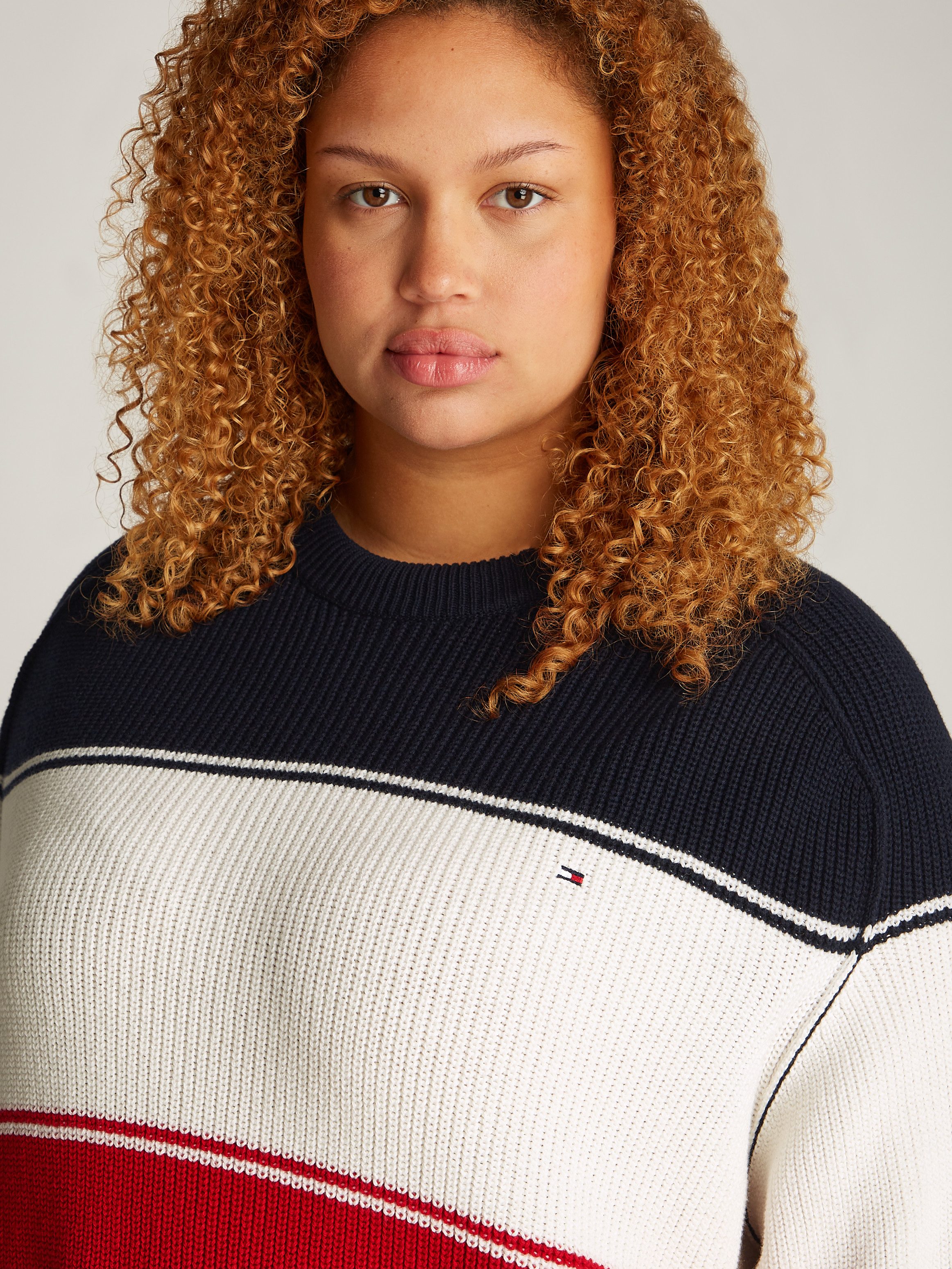 Tommy Hilfiger Curve Trui met ronde hals CRV CO CARDI STITCH C-NK SWT