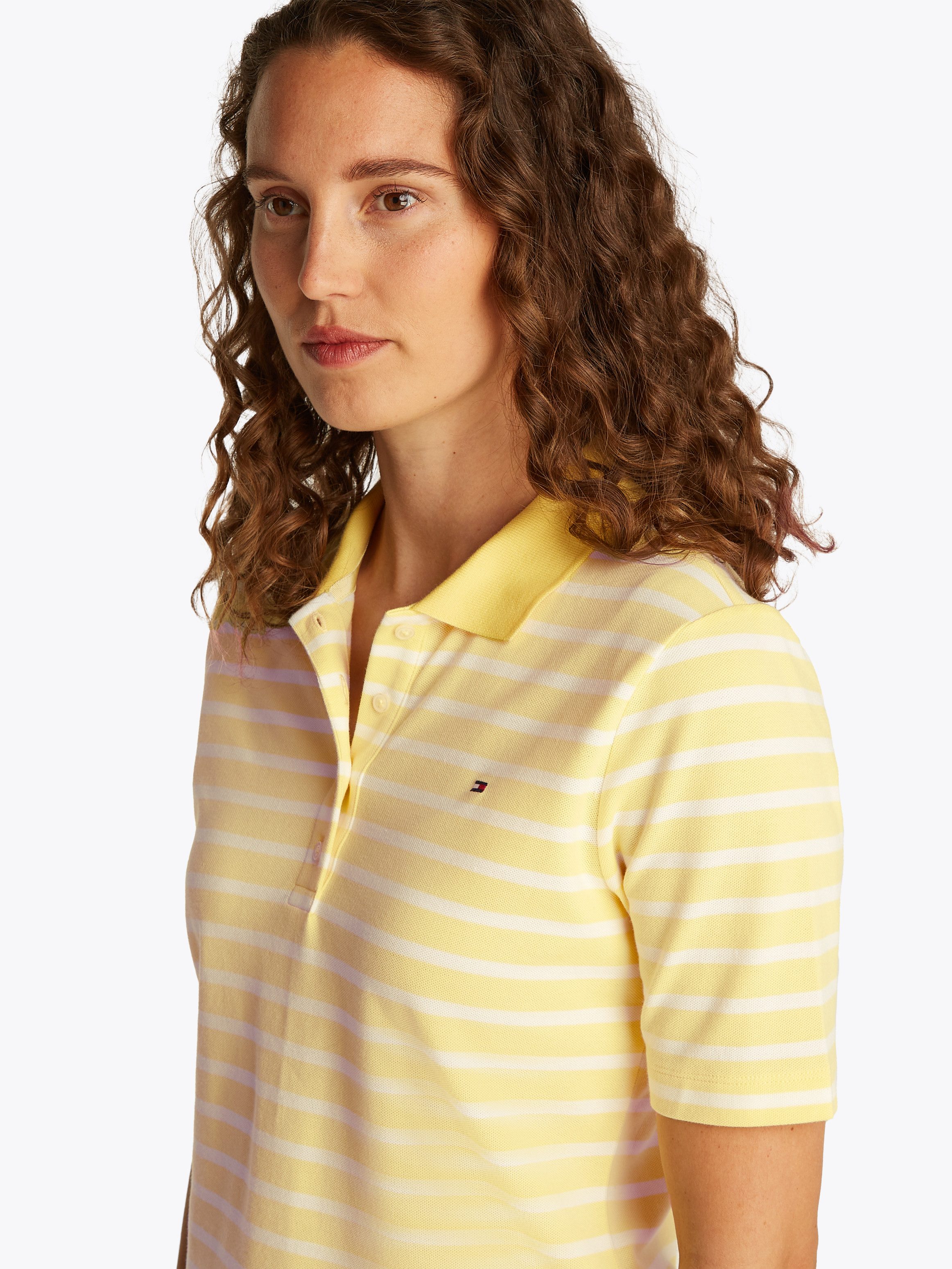 Tommy Hilfiger Poloshirt 1985 Regular Fit Pique Premium Polo met logo-borduursel, met zijsplitten