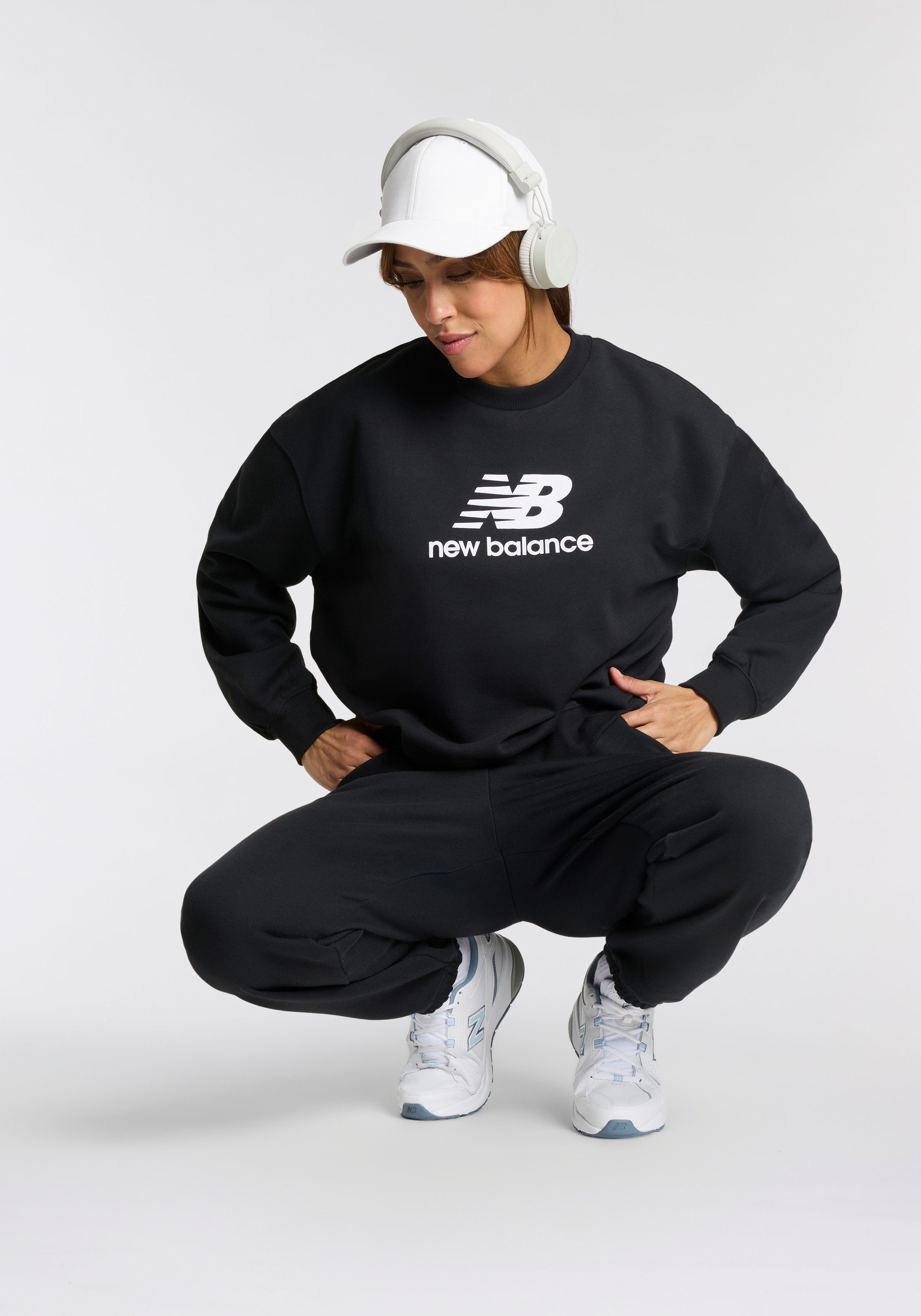 New Balance Sweatshirt Sport Essentials French Terryogo CrewONARCH BURGUNDY