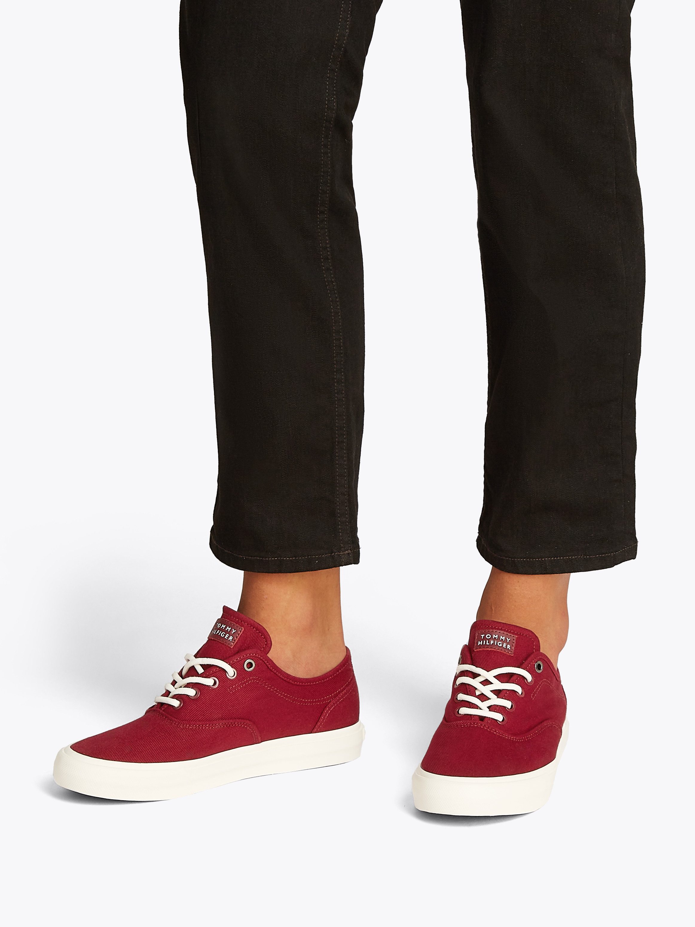 Tommy Hilfiger Sneakers TH HI VULC LOW OXFORD TWILL , vrijetijdsschoen, lage schoen, veterschoen met label op de hiel