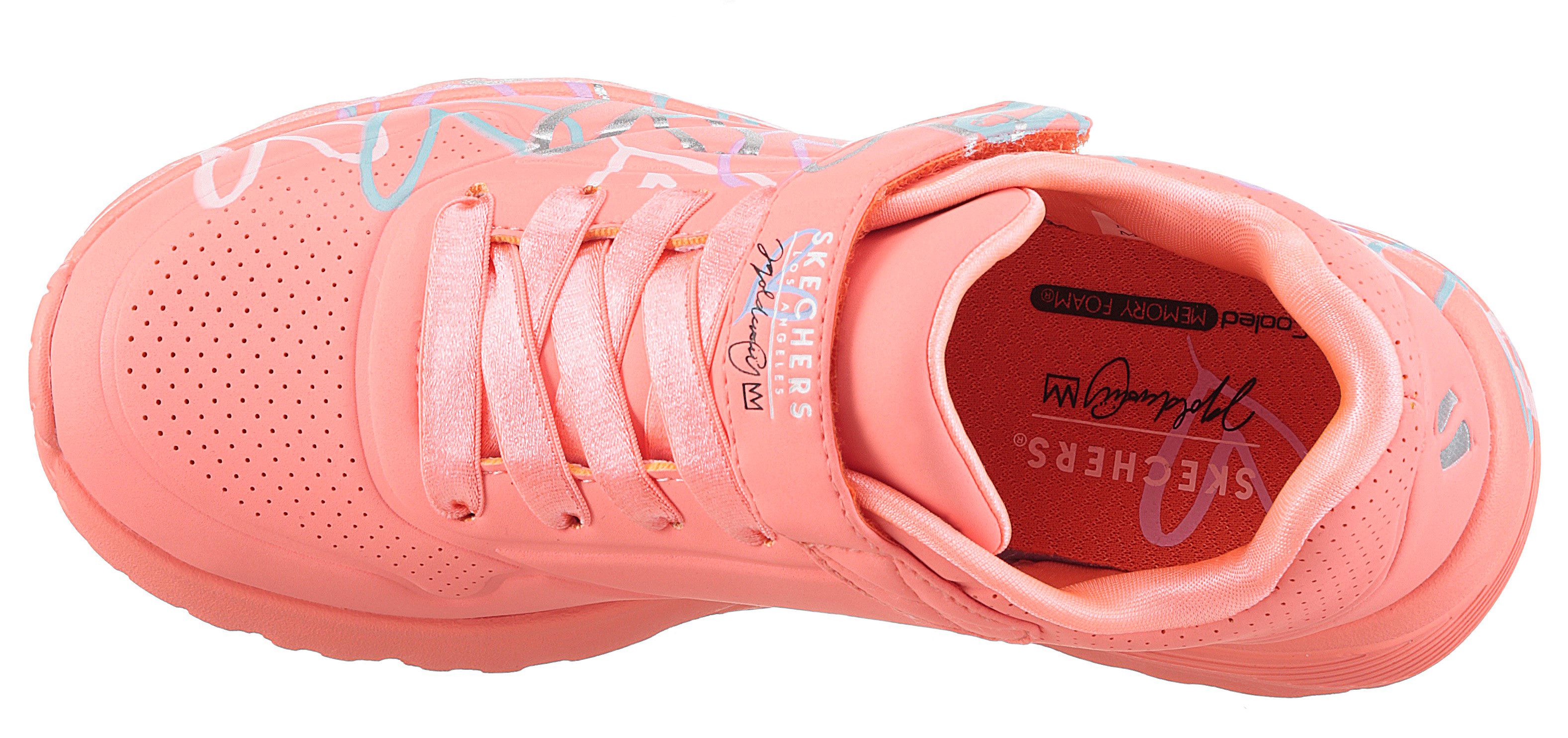 Skechers Sneakers UNO LITE - LOVE LEVITATE , Veterschoen met bedrukte zool, maat sjabloon te downloaden