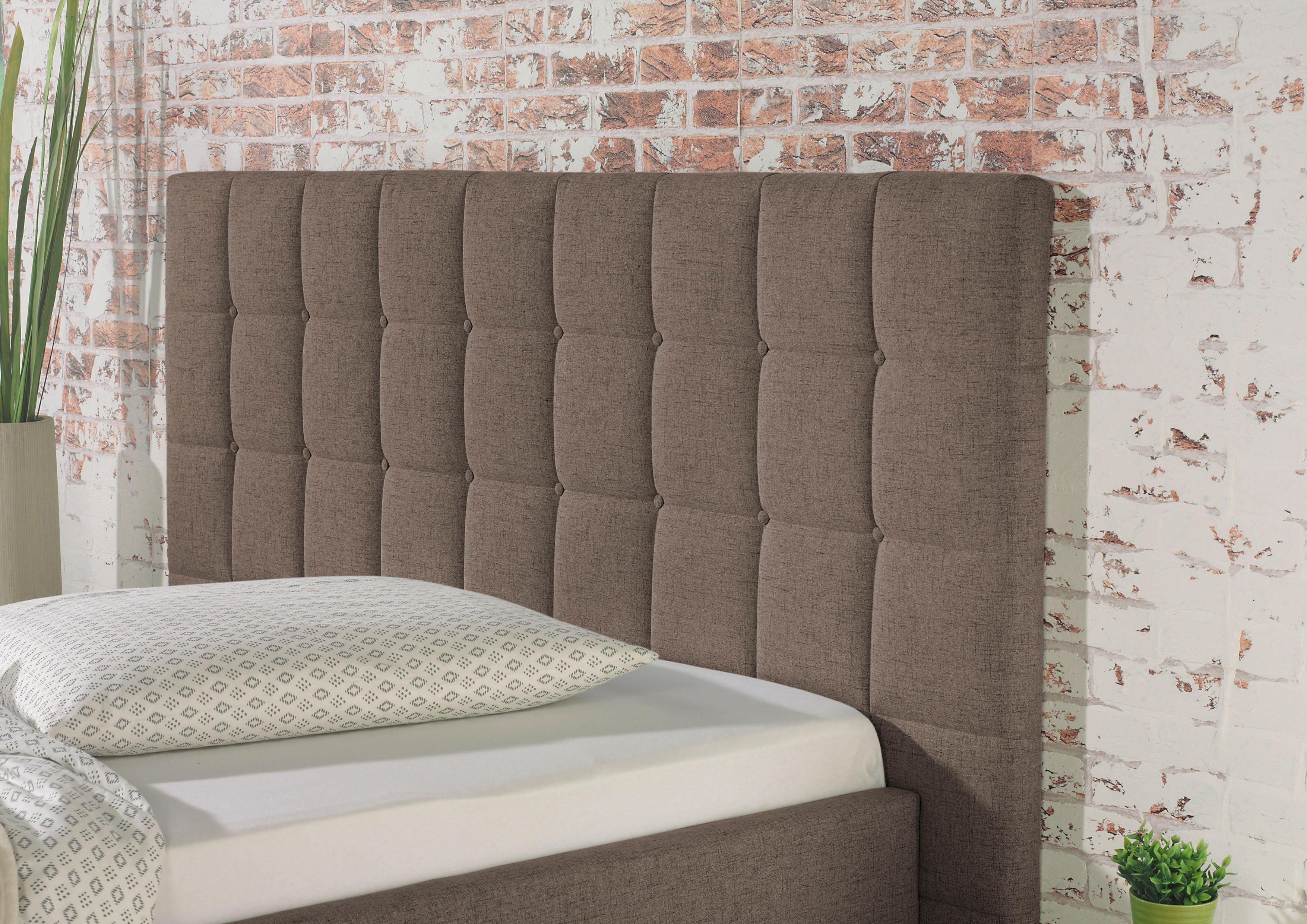 Maintal Gestoffeerd bed Cueno met en zonder matras in 2 uitvoeringen, stiksels met capitonnage