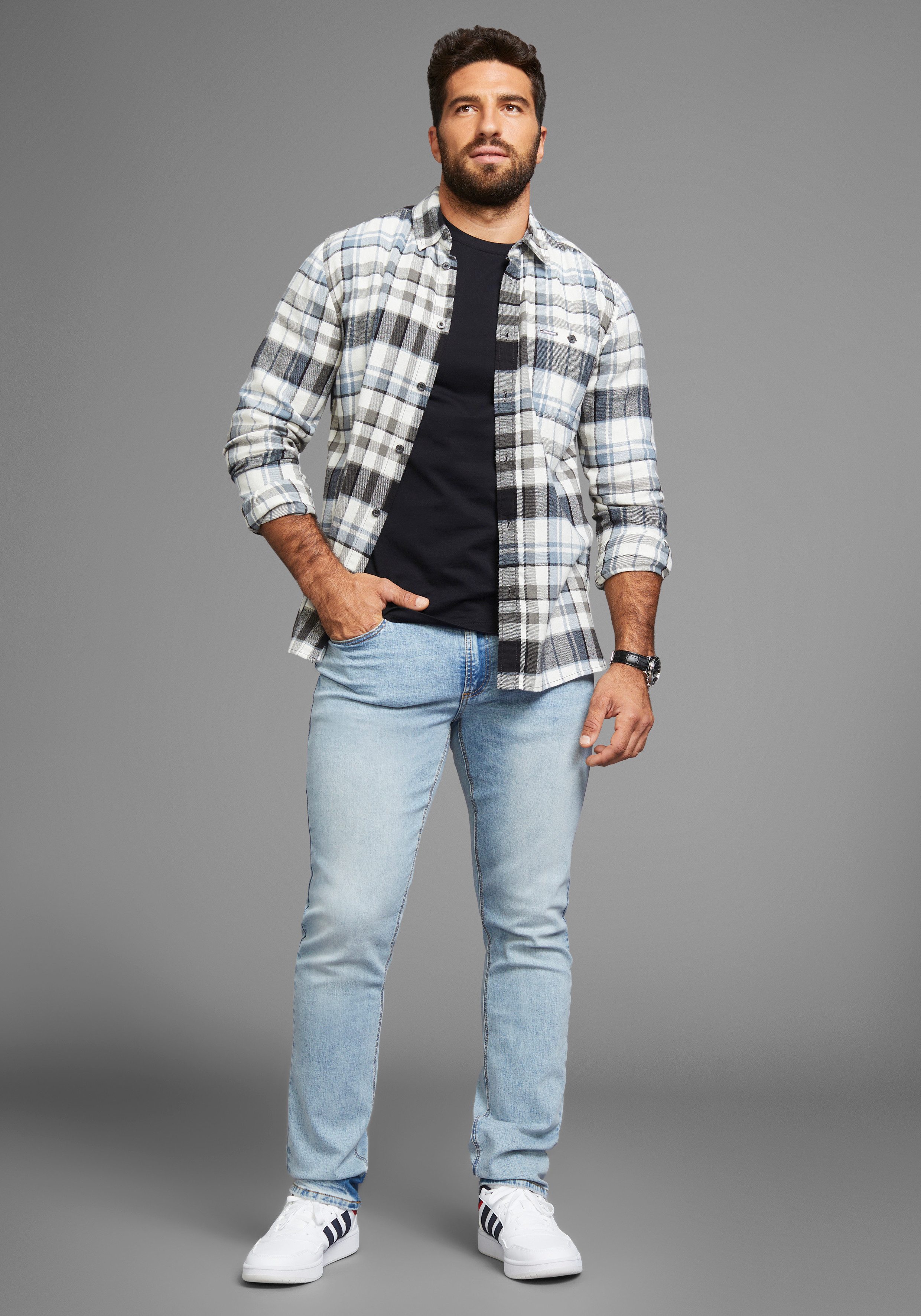 Bruno Banani Straight jeans Hutch rechte broekspijpen, gedeeltelijk met modieuze destroyed-effecten,