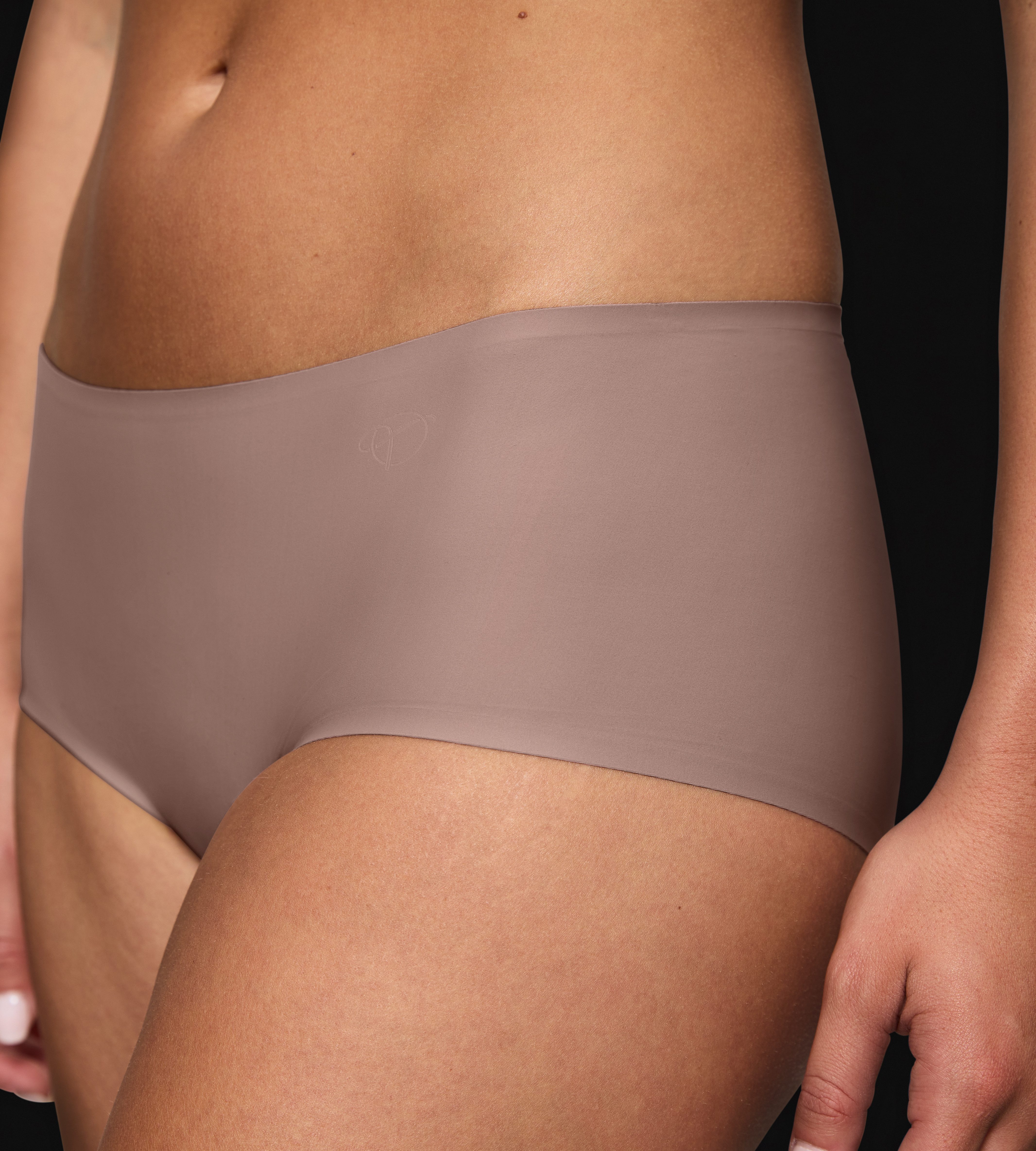 Triumph Slip Body Make-Up Illusion Shorty EX
