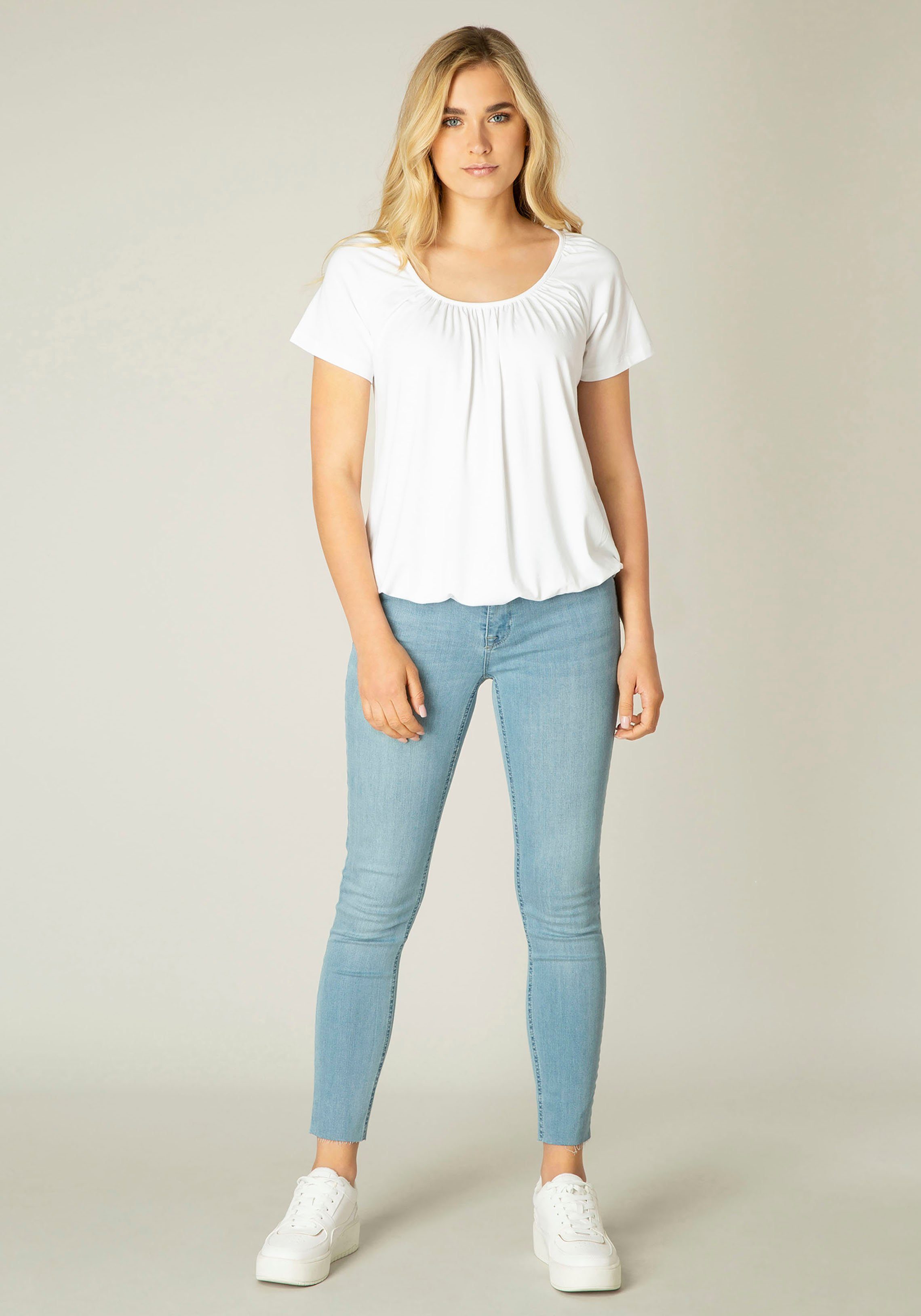 Base Level T-shirt Yona met plooien bij de hals en een elastische tailleband