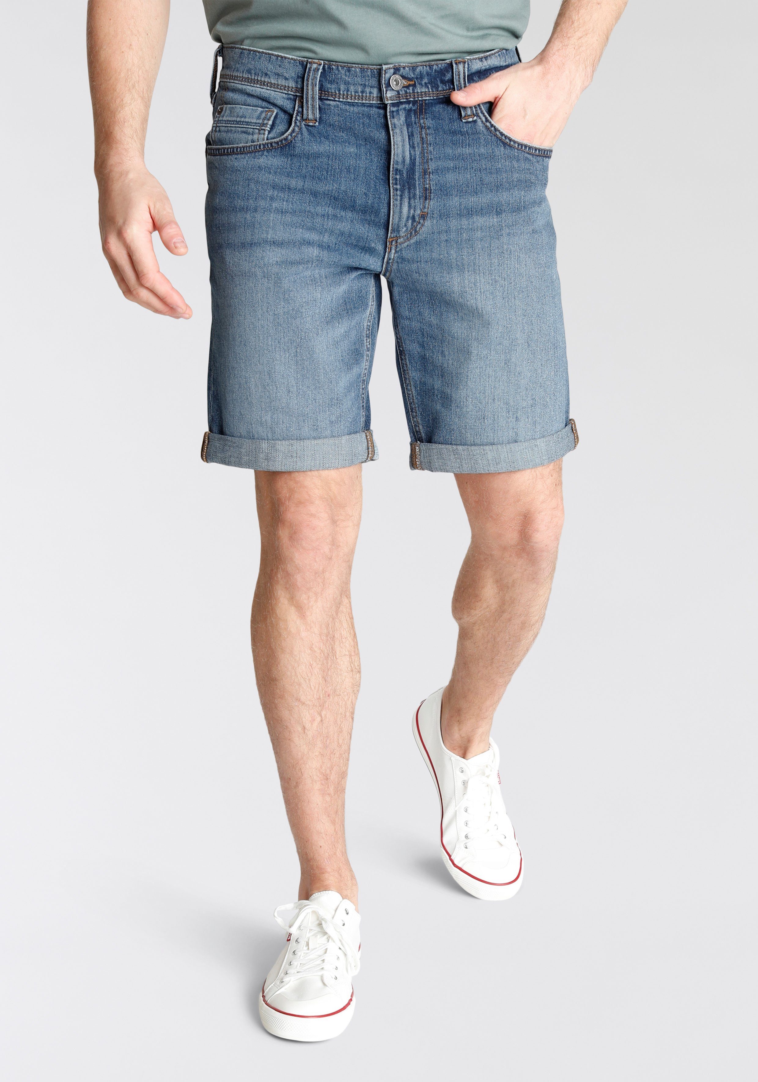 MUSTANG Jeansshort Washington omslagbaar, met lichte wassing