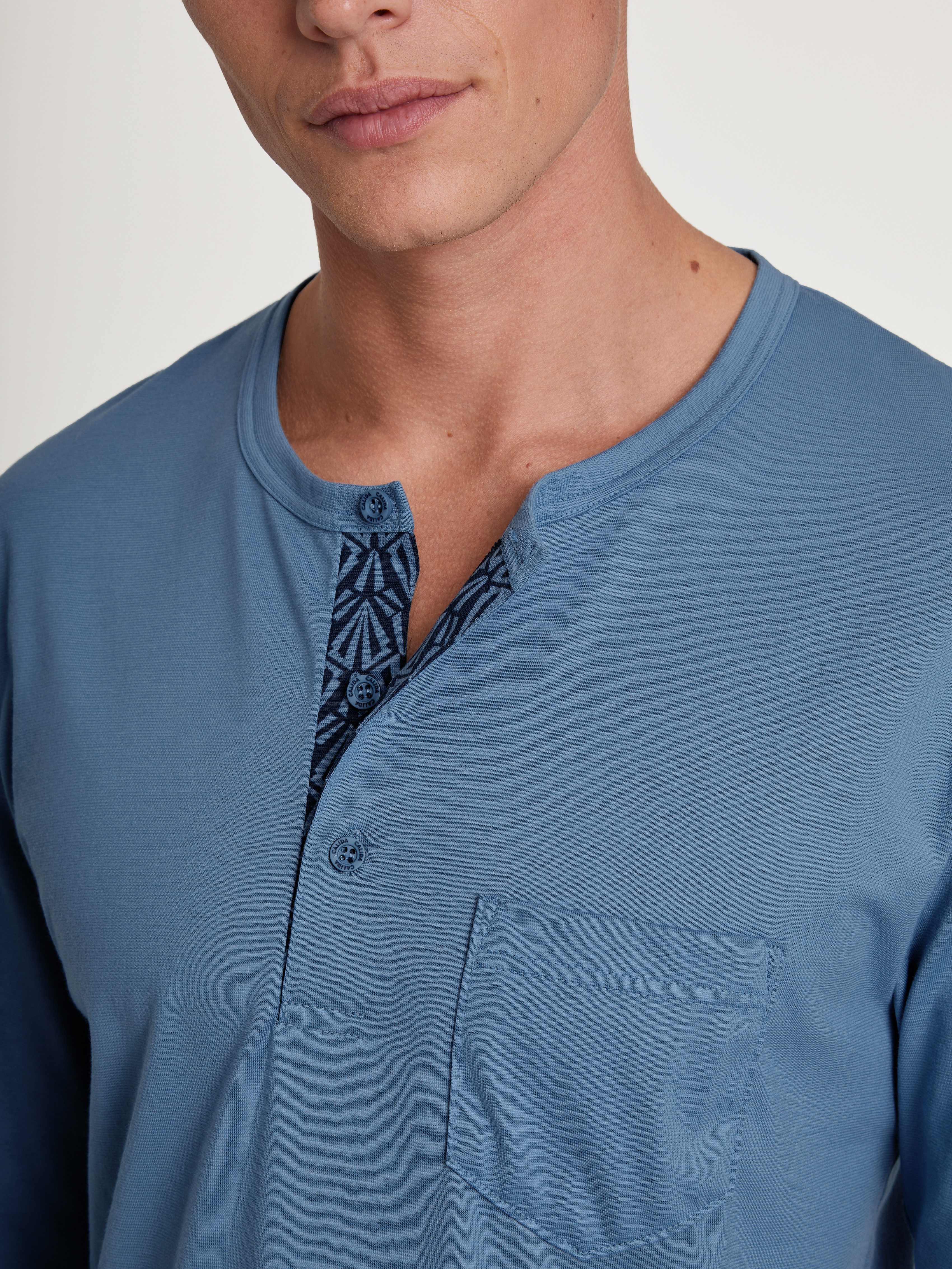 CALIDA Pyjama Relax Imprint 2 met opgestikte borstzak (2-delig)