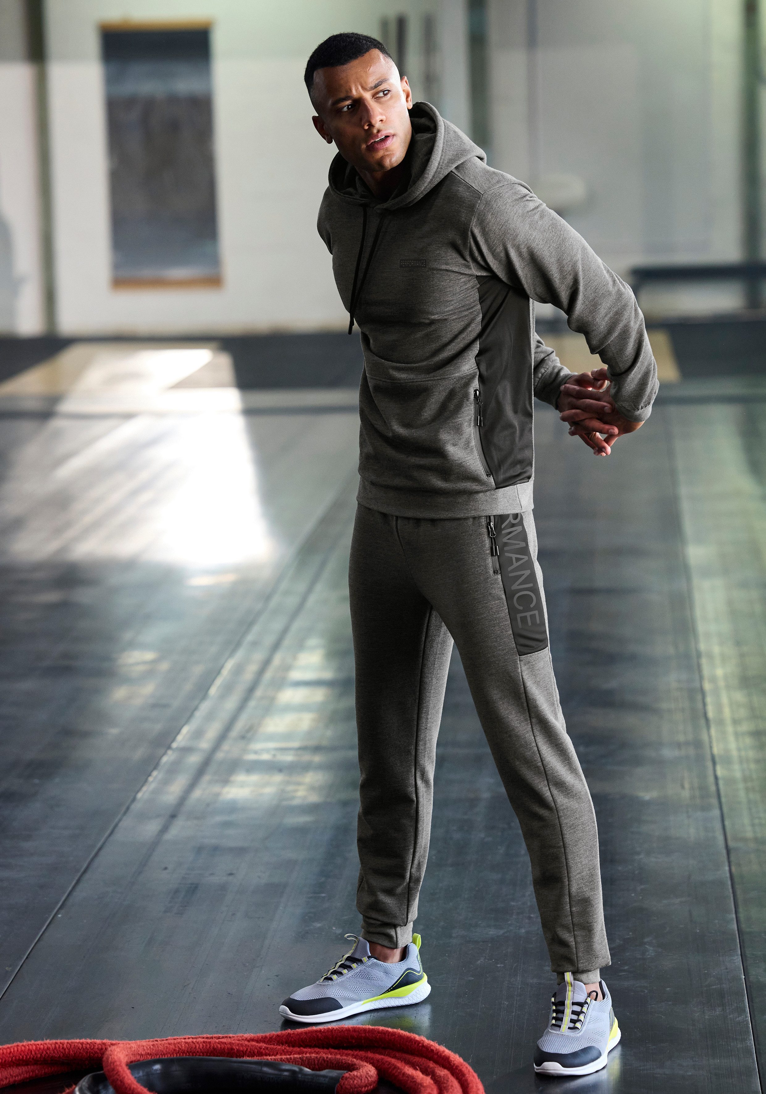 AUTHENTIC LE JOGGER Joggingbroek Sportbroek met ritszakken en mesh-inzetstukken