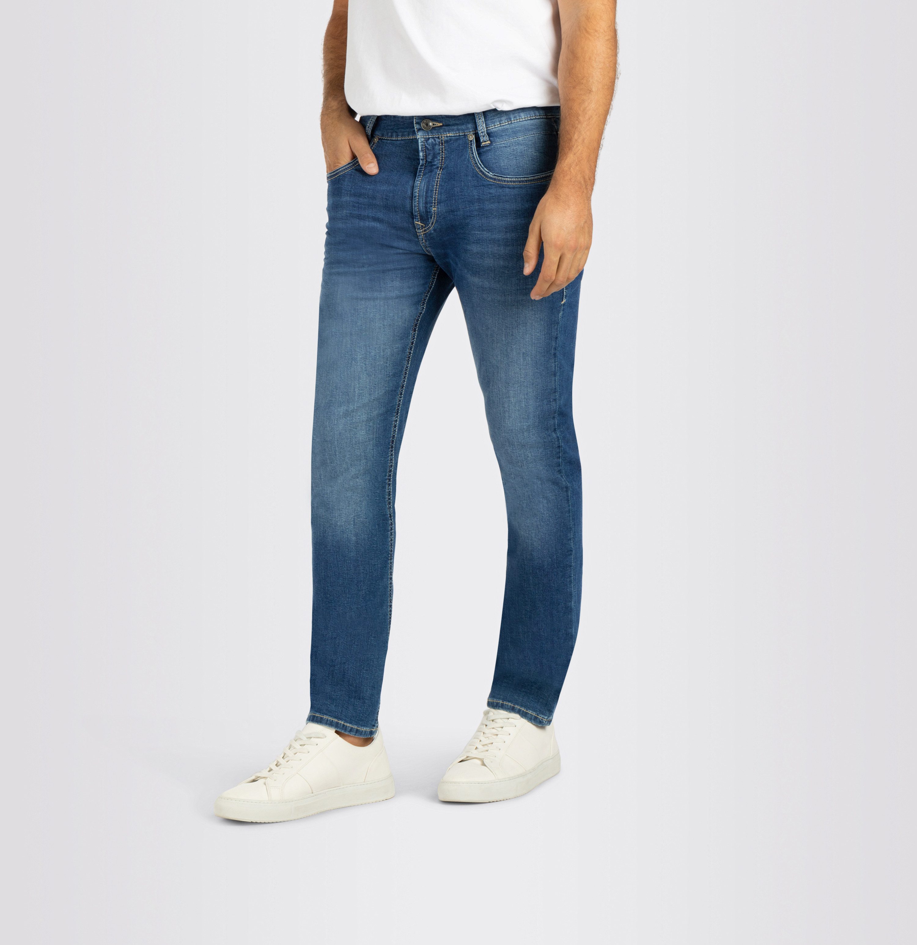 MAC Slim fit jeans Arne-Pipe light smalle figuuraccentuerende snit