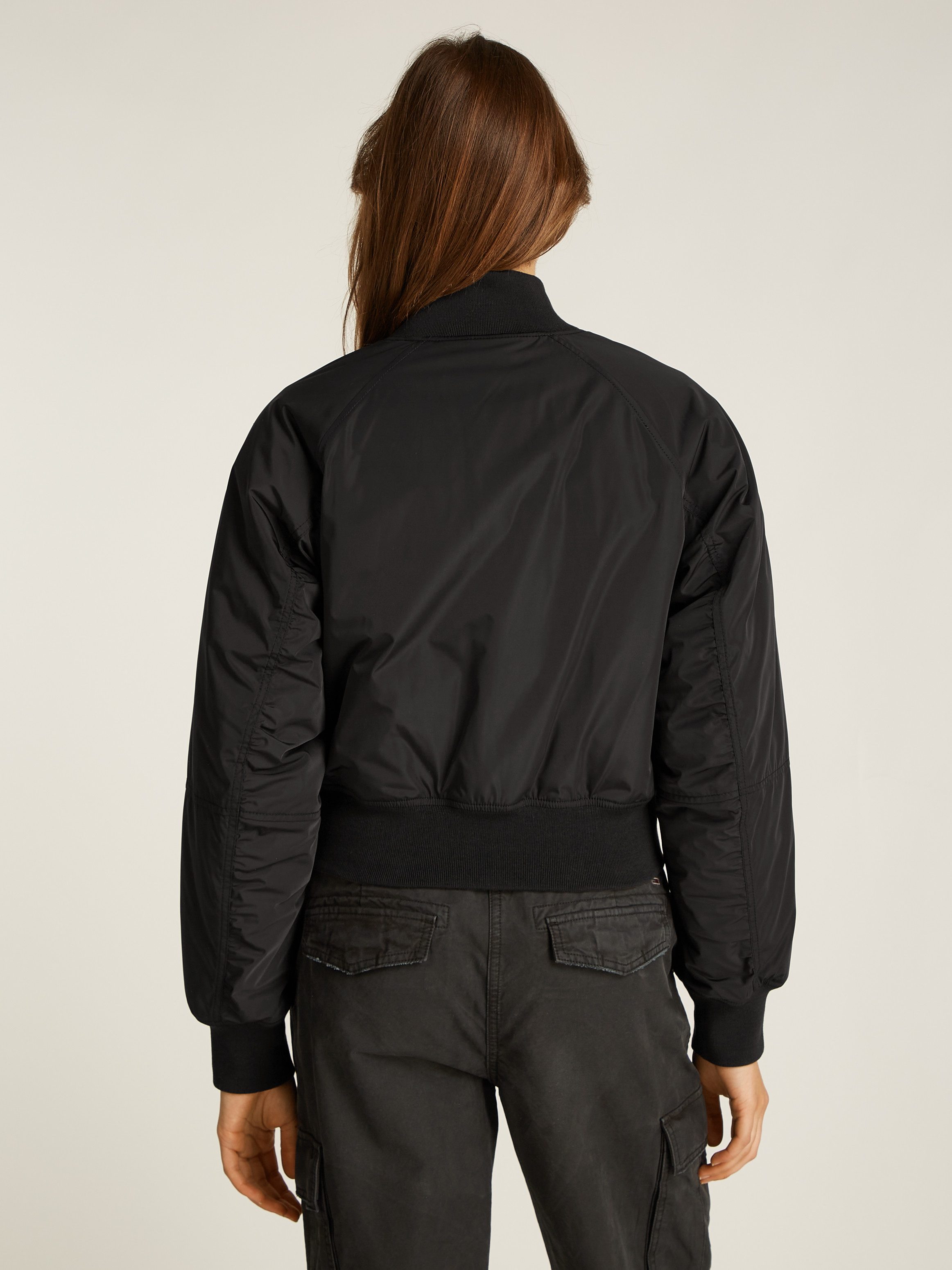 TOMMY JEANS Bomberjack met lichte padding, met logo-borduursel