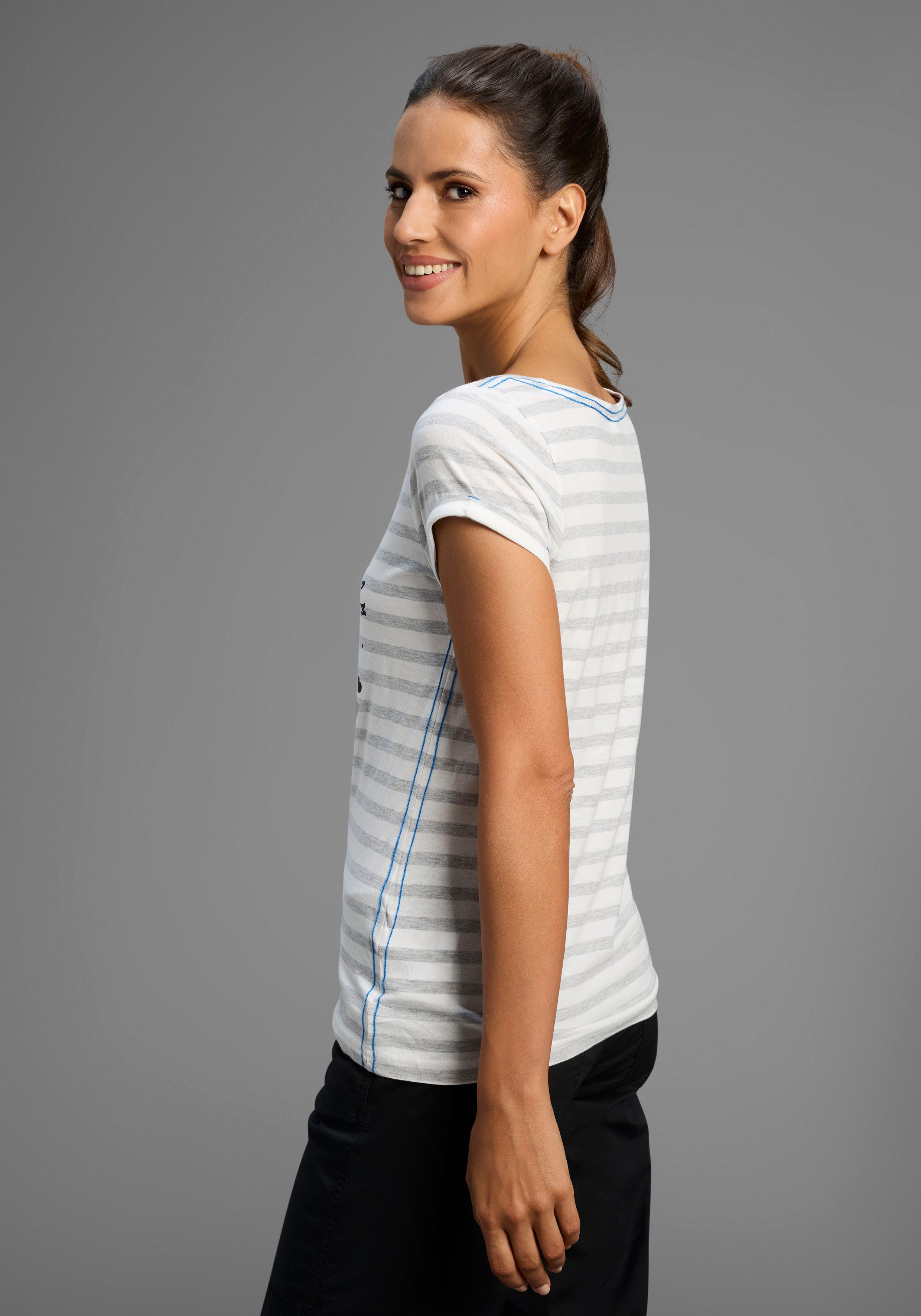 KangaROOS Shirt met print Korte mouwen, figuurvolgende snit, met metallic-print