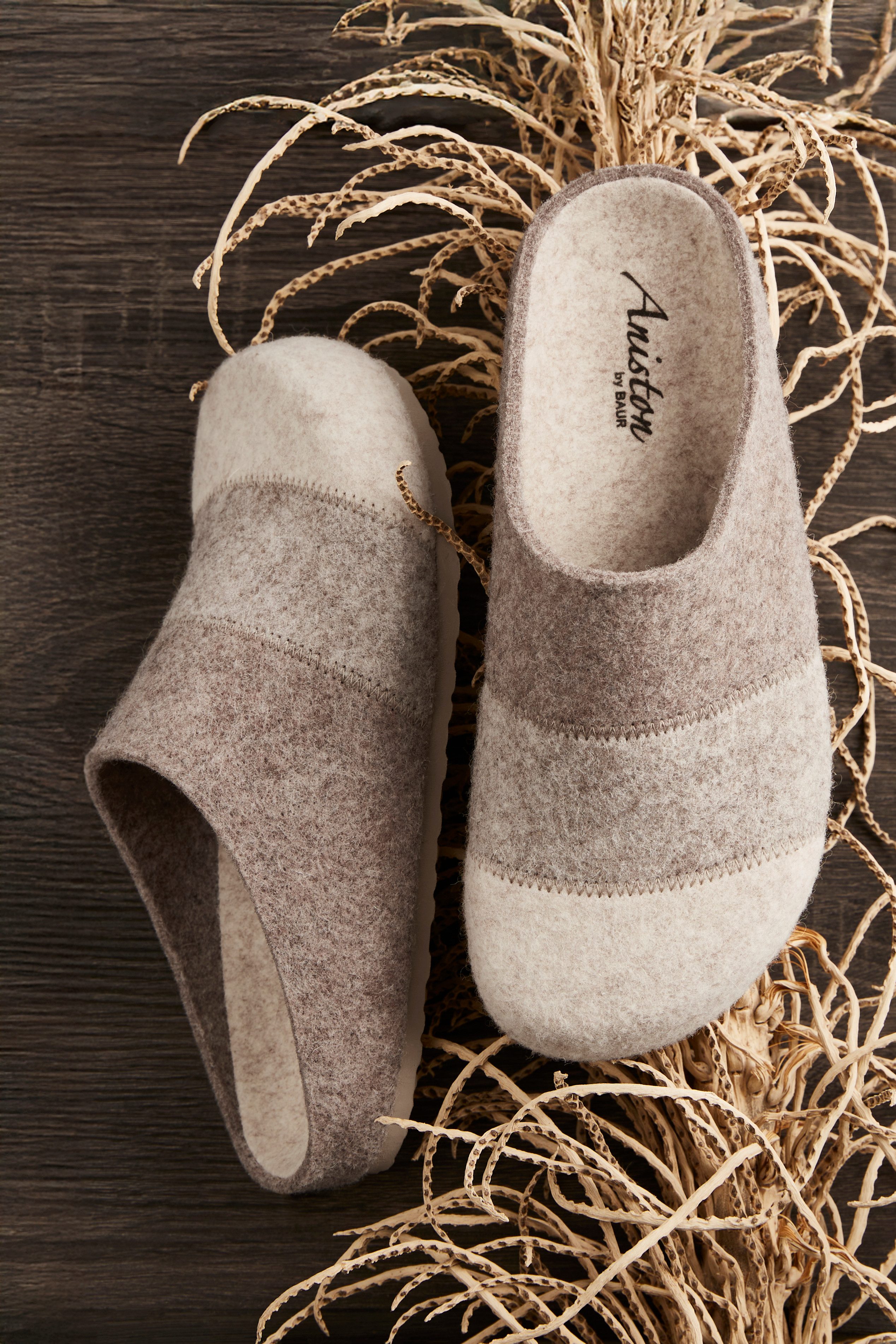 Aniston SHOES Clogs Panal pantoffel, homeslipper in patchwork-uitstraling