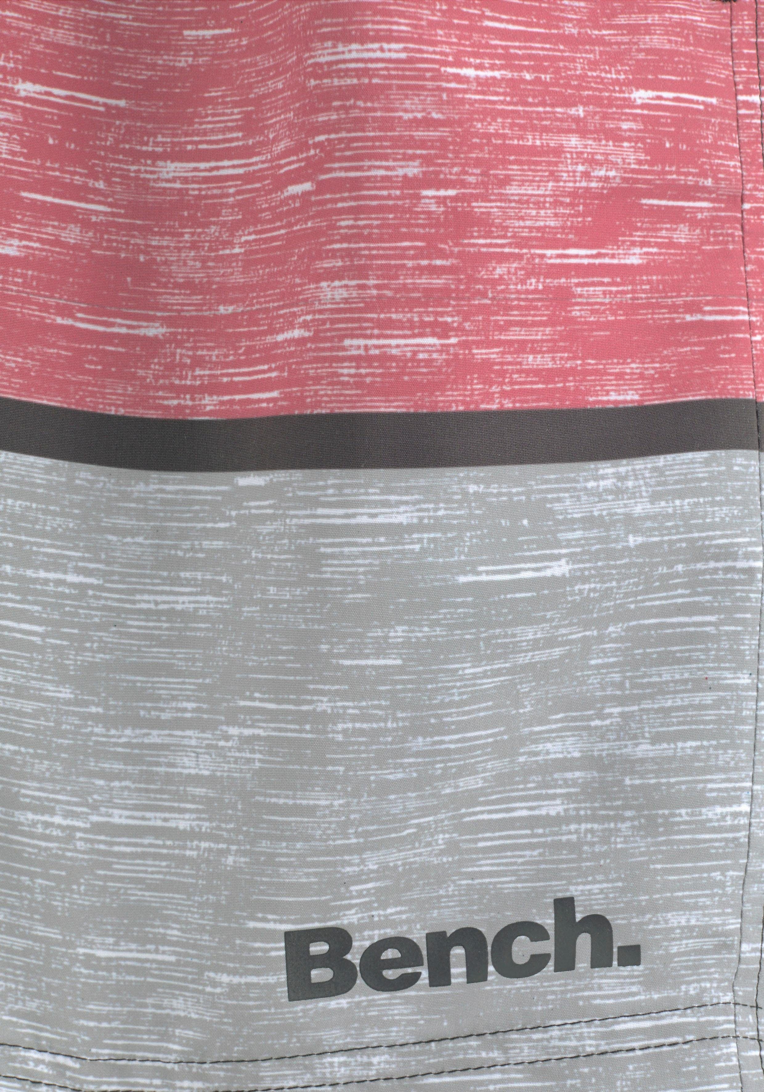 Bench. Zwemshort Mac in een trendy blokstrepen-look