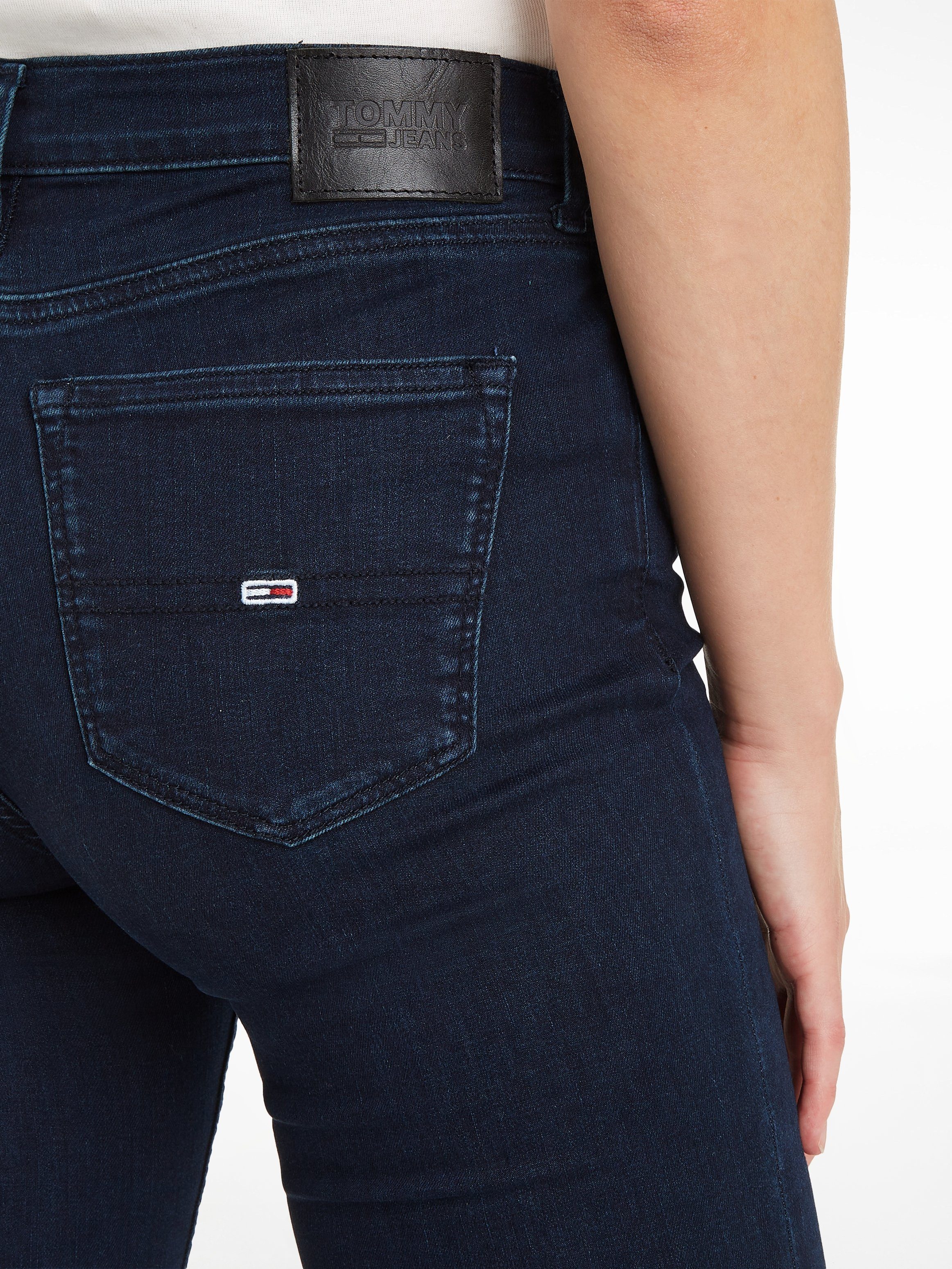 TOMMY JEANS Skinny fit jeans Nora Mid Rise Skinny Fit met tommy jeans-logobadge & borduursels