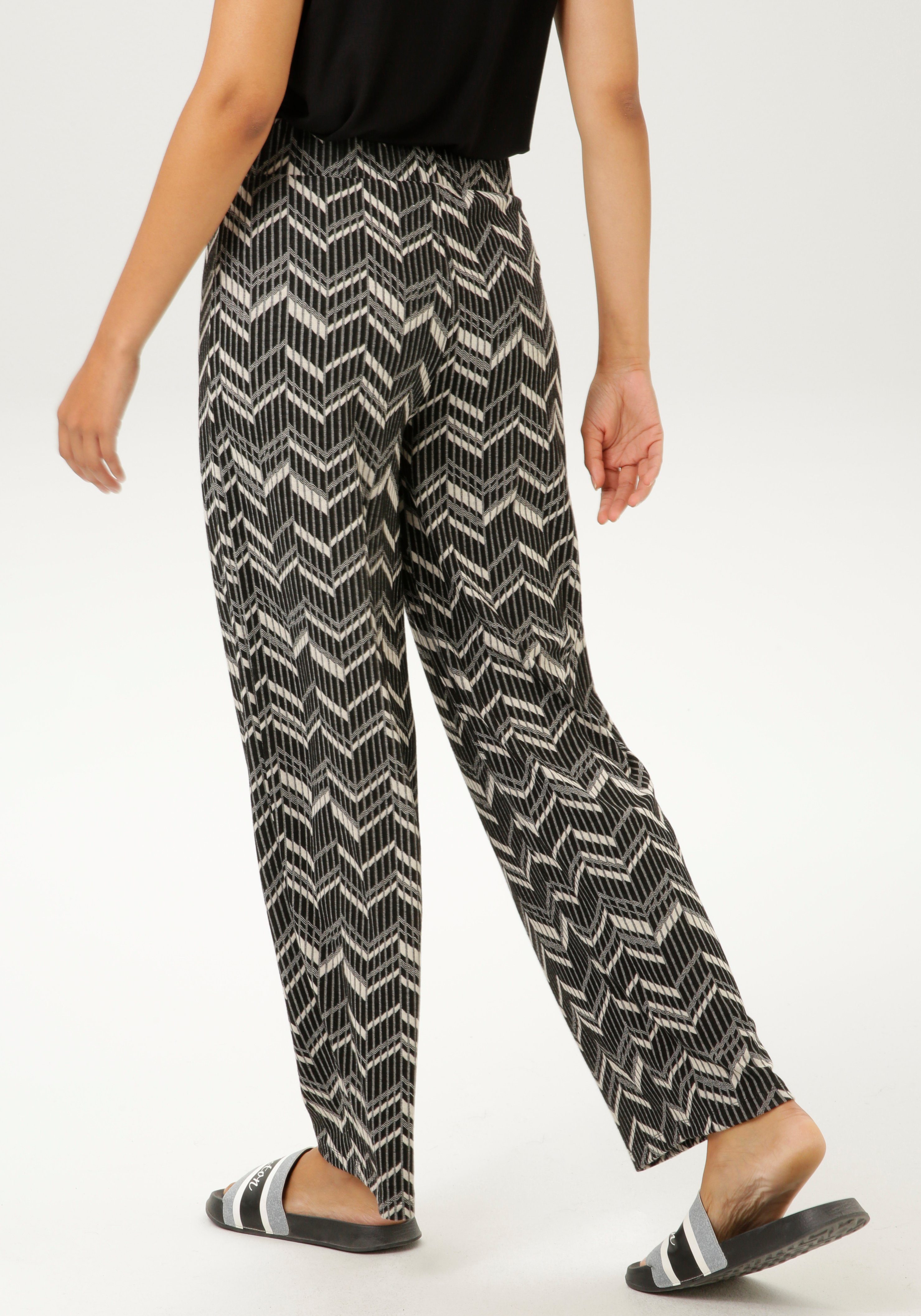 Aniston CASUAL Comfortbroek Zigzag-patroon en strepen trendy gecombineerd